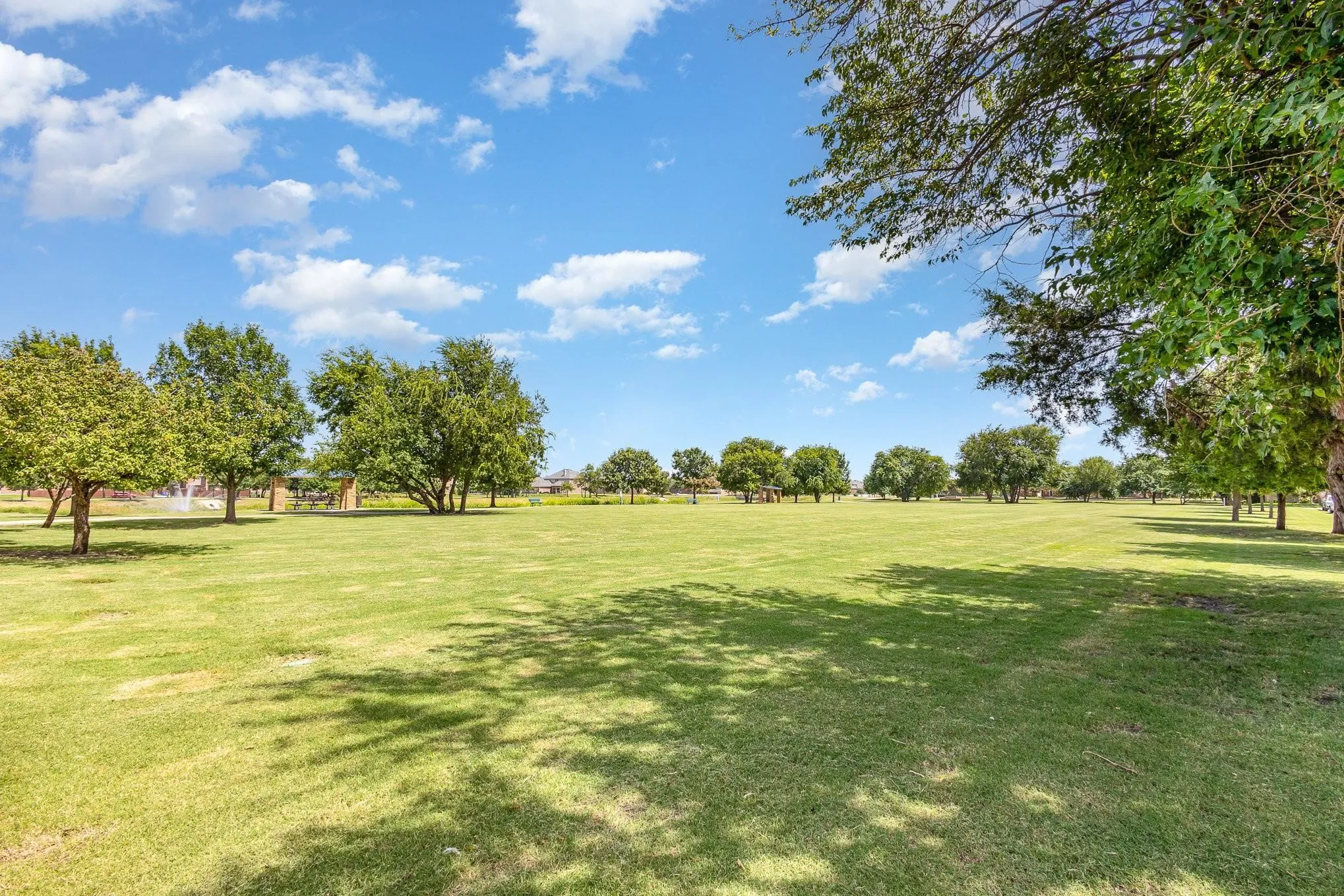 Single Family Residence For Sale in Collin County , 821 Redbud Drive, Allen, Texas 75002, 5 Bedroom, 3 Bathroom, 2 Garage spaces, 2,857 Sqft, built in 2001, mls#21333186, Real Estate Agent in Allen, Homes For Sale in Collin county, Homes For Sale in Allen, Realtor in Allen Texas, Real Estate Brokerage Independent Realty Texas, Luminita Cordes Realtor