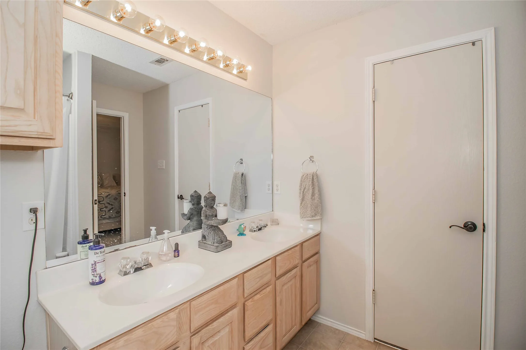 Single Family Residence For Rent in Parker County , 436 Hillside Drive, Aledo, Texas 76008, 3 Bedroom, 2 Bathroom, 2 Garage spaces, 1,539 Sqft, built in 1998, mls#21352542, Real Estate Agent in Aledo, Homes For Rent in Parker county, Homes For Rent in Aledo, Realtor in Aledo Texas, Real Estate Brokerage Independent Realty Texas, Luminita Cordes Realtor