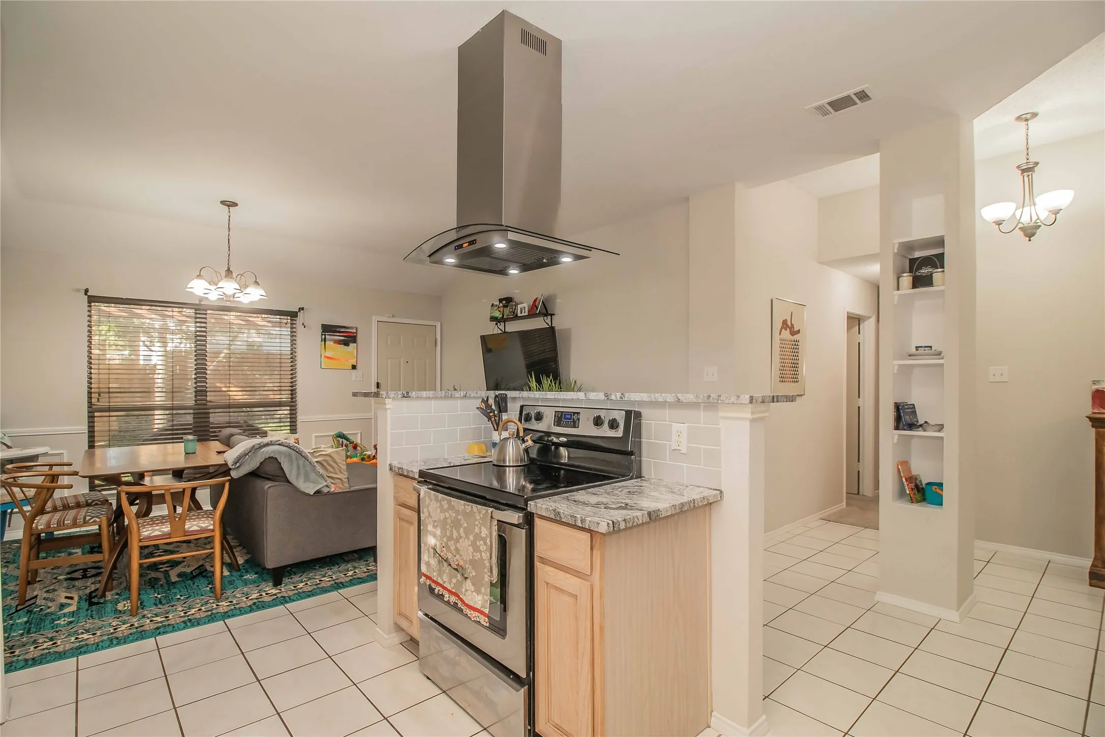 Single Family Residence For Rent in Parker County , 436 Hillside Drive, Aledo, Texas 76008, 3 Bedroom, 2 Bathroom, 2 Garage spaces, 1,539 Sqft, built in 1998, mls#21352542, Real Estate Agent in Aledo, Homes For Rent in Parker county, Homes For Rent in Aledo, Realtor in Aledo Texas, Real Estate Brokerage Independent Realty Texas, Luminita Cordes Realtor
