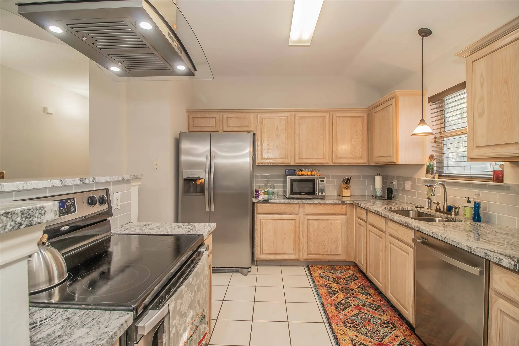 Single Family Residence For Rent in Parker County , 436 Hillside Drive, Aledo, Texas 76008, 3 Bedroom, 2 Bathroom, 2 Garage spaces, 1,539 Sqft, built in 1998, mls#21352542, Real Estate Agent in Aledo, Homes For Rent in Parker county, Homes For Rent in Aledo, Realtor in Aledo Texas, Real Estate Brokerage Independent Realty Texas, Luminita Cordes Realtor