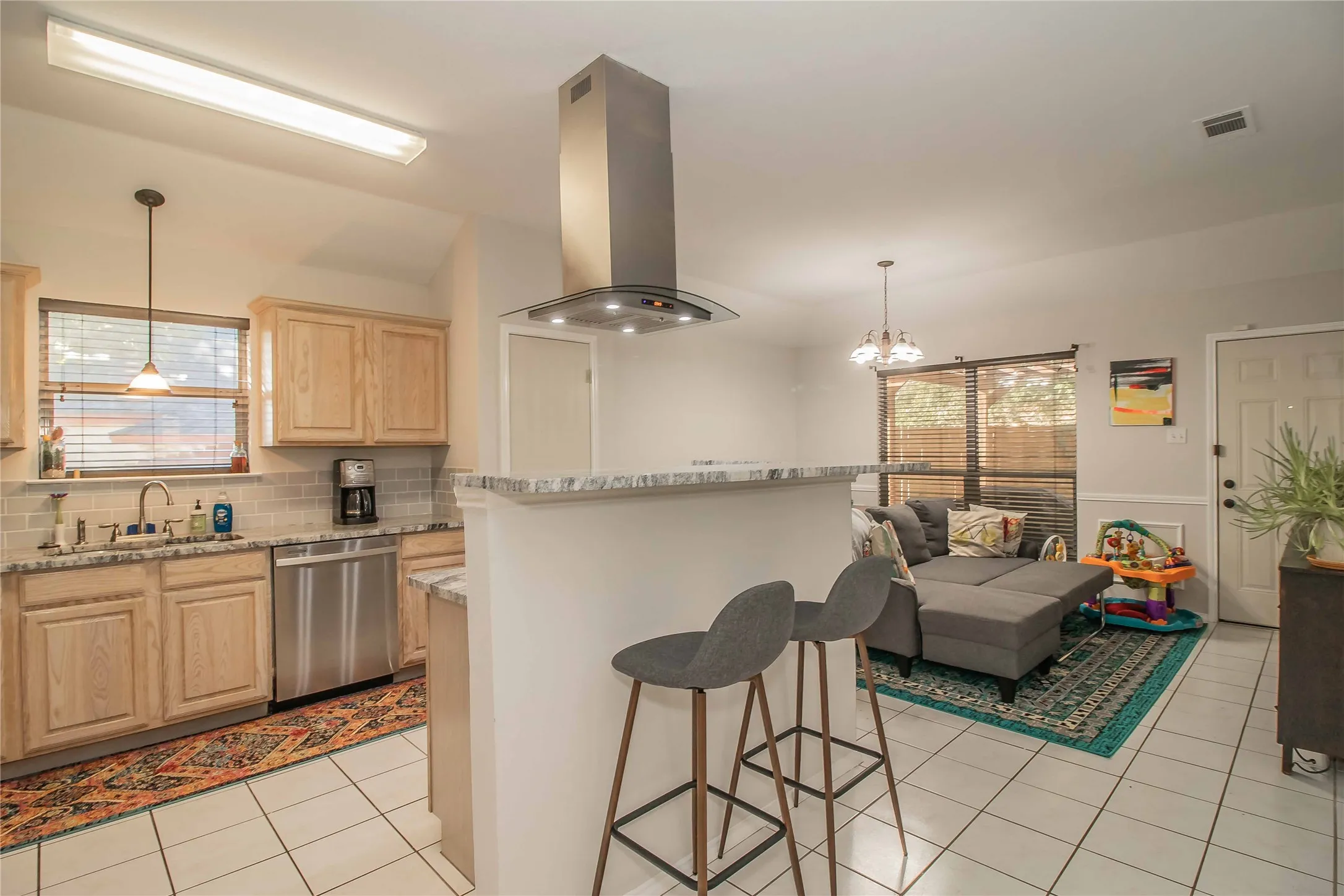 Single Family Residence For Rent in Parker County , 436 Hillside Drive, Aledo, Texas 76008, 3 Bedroom, 2 Bathroom, 2 Garage spaces, 1,539 Sqft, built in 1998, mls#21352542, Real Estate Agent in Aledo, Homes For Rent in Parker county, Homes For Rent in Aledo, Realtor in Aledo Texas, Real Estate Brokerage Independent Realty Texas, Luminita Cordes Realtor