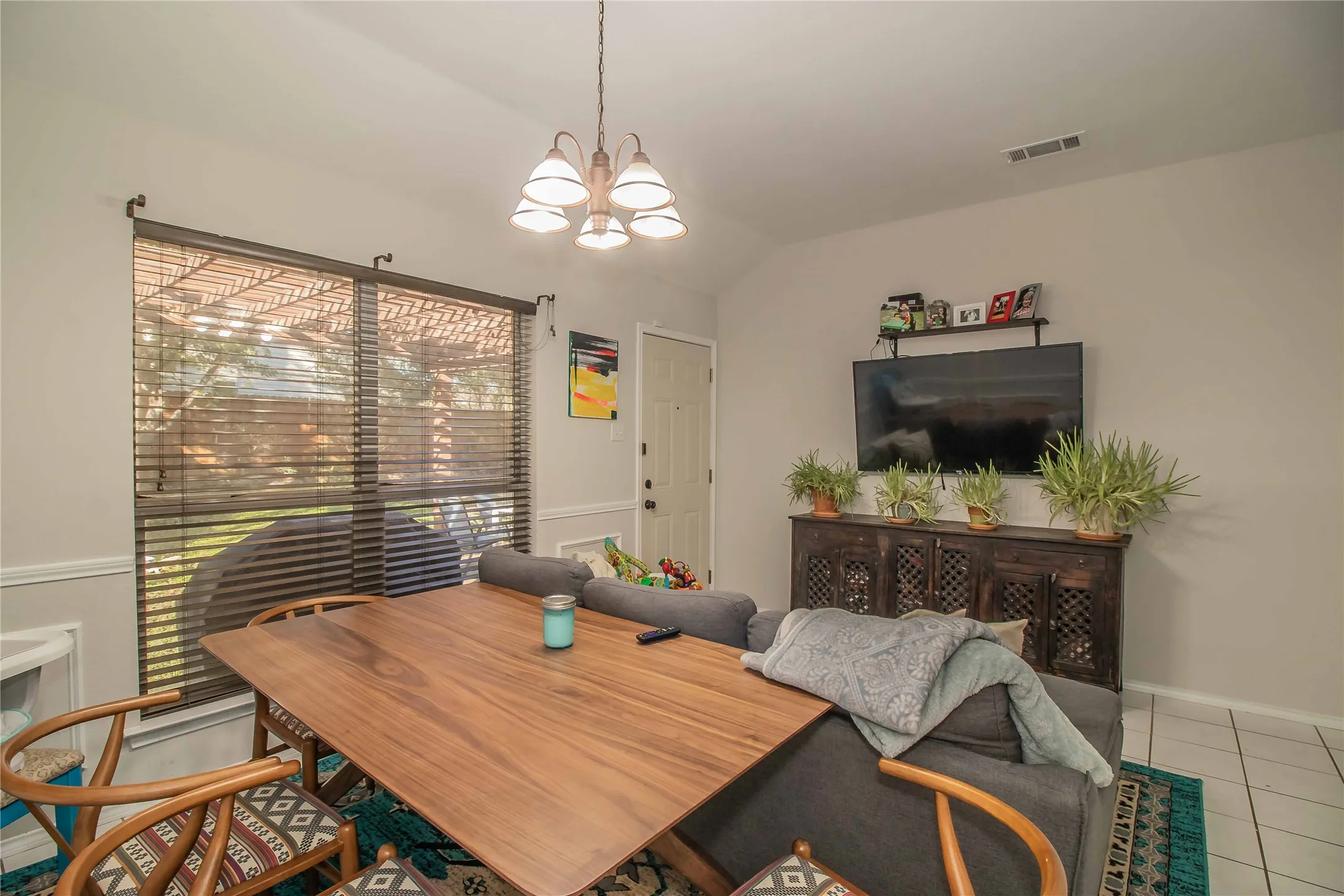 Single Family Residence For Rent in Parker County , 436 Hillside Drive, Aledo, Texas 76008, 3 Bedroom, 2 Bathroom, 2 Garage spaces, 1,539 Sqft, built in 1998, mls#21352542, Real Estate Agent in Aledo, Homes For Rent in Parker county, Homes For Rent in Aledo, Realtor in Aledo Texas, Real Estate Brokerage Independent Realty Texas, Luminita Cordes Realtor