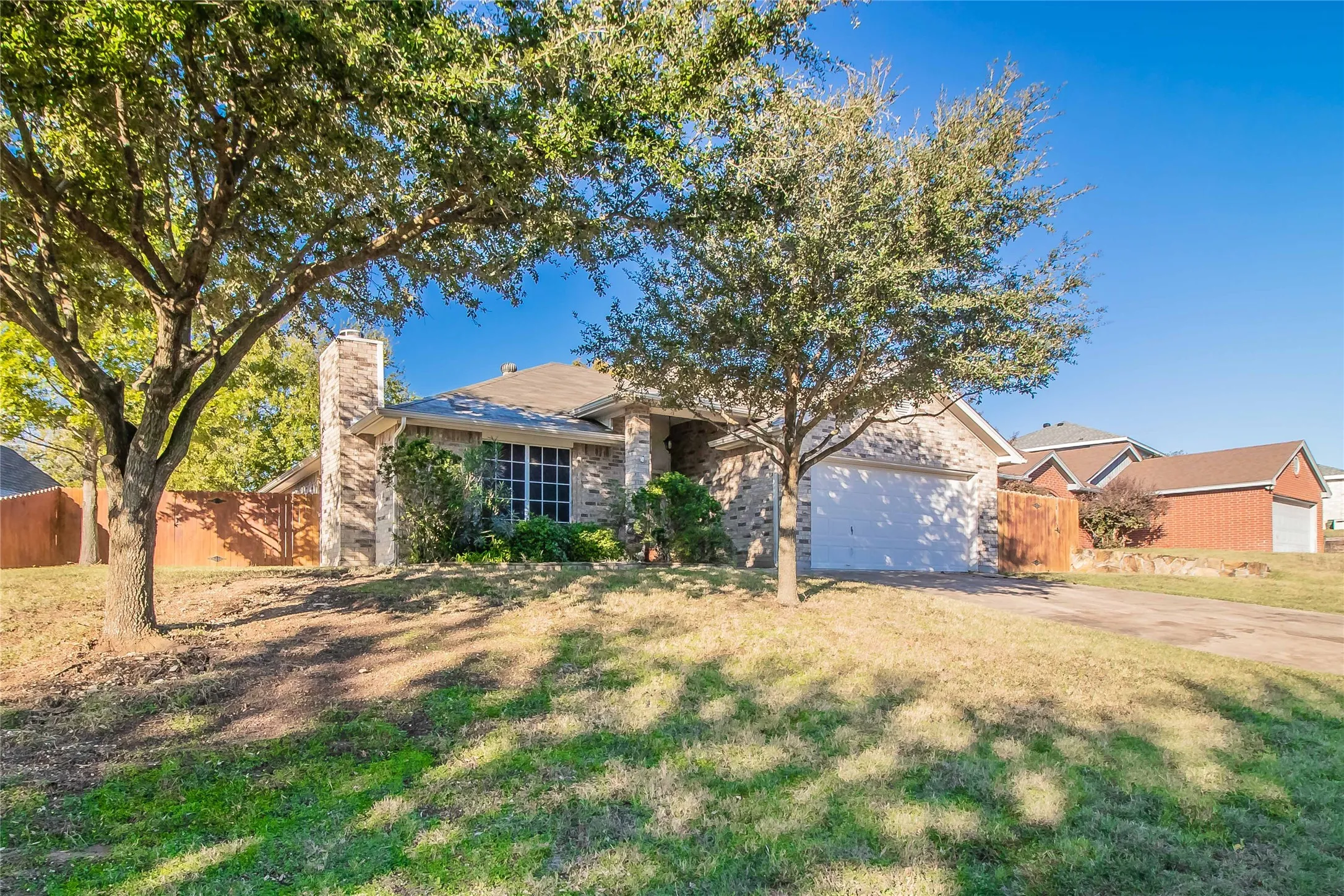 Single Family Residence For Rent in Parker County , 436 Hillside Drive, Aledo, Texas 76008, 3 Bedroom, 2 Bathroom, 2 Garage spaces, 1,539 Sqft, built in 1998, mls#21352542, Real Estate Agent in Aledo, Homes For Rent in Parker county, Homes For Rent in Aledo, Realtor in Aledo Texas, Real Estate Brokerage Independent Realty Texas, Luminita Cordes Realtor