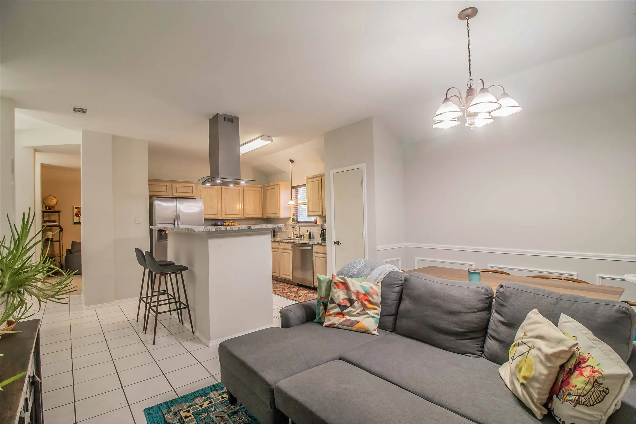 Single Family Residence For Rent in Parker County , 436 Hillside Drive, Aledo, Texas 76008, 3 Bedroom, 2 Bathroom, 2 Garage spaces, 1,539 Sqft, built in 1998, mls#21352542, Real Estate Agent in Aledo, Homes For Rent in Parker county, Homes For Rent in Aledo, Realtor in Aledo Texas, Real Estate Brokerage Independent Realty Texas, Luminita Cordes Realtor