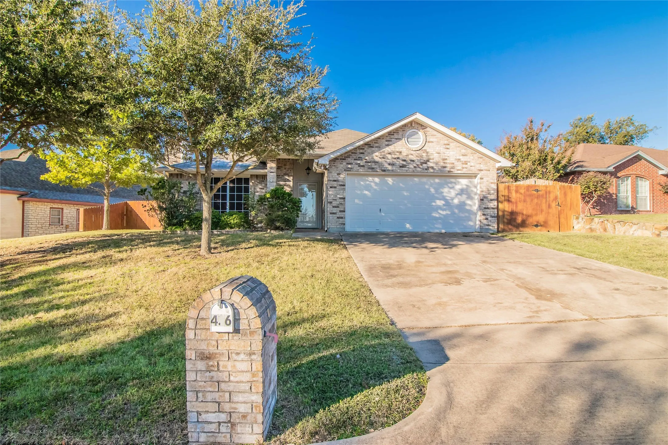 Single Family Residence For Rent in Parker County , 436 Hillside Drive, Aledo, Texas 76008, 3 Bedroom, 2 Bathroom, 2 Garage spaces, 1,539 Sqft, built in 1998, mls#21352542, Real Estate Agent in Aledo, Homes For Rent in Parker county, Homes For Rent in Aledo, Realtor in Aledo Texas, Real Estate Brokerage Independent Realty Texas, Luminita Cordes Realtor