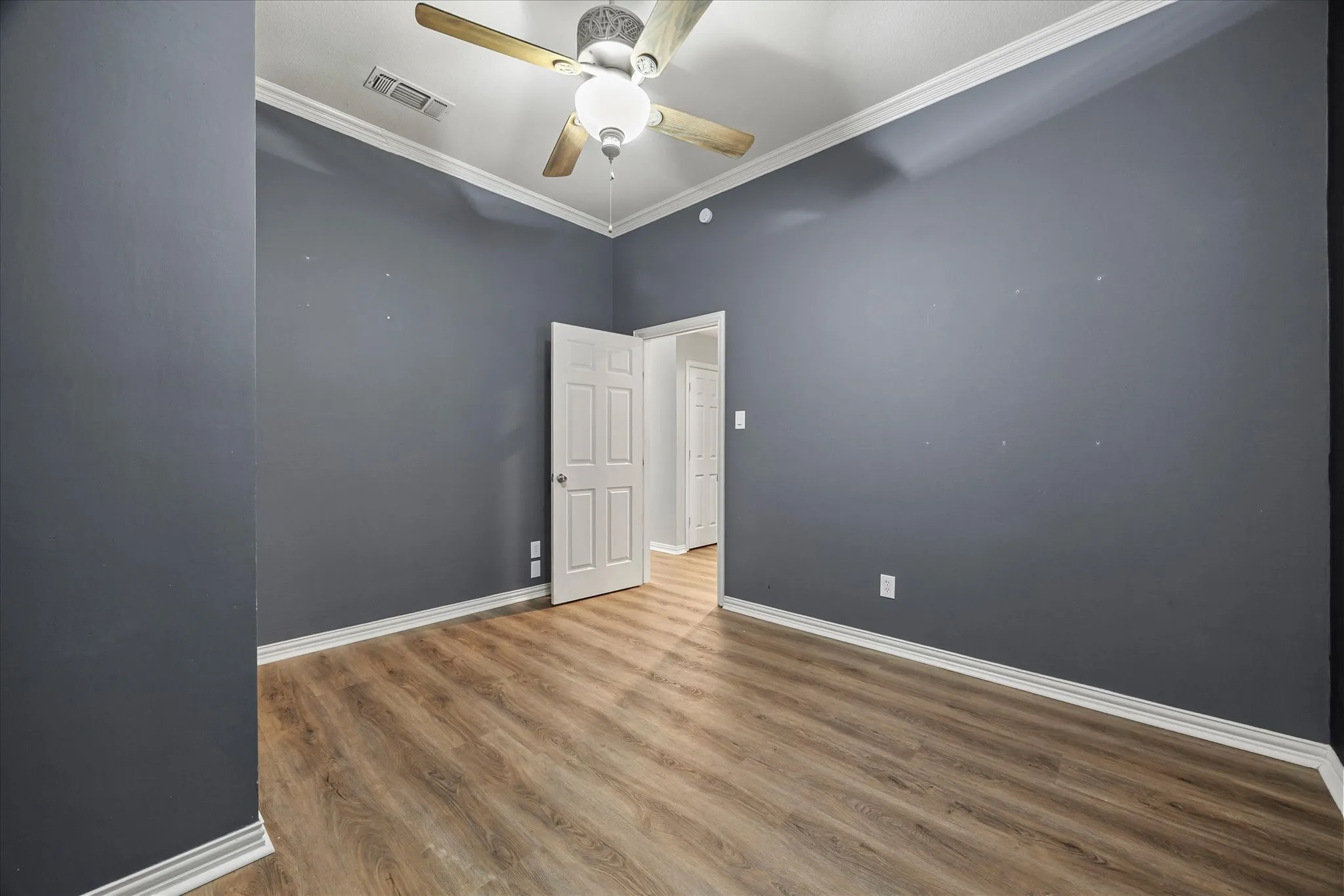 Single Family Residence For Sale in Hunt County , 6905 Drew Court, Greenville, Texas 75402, 4 Bedroom, 2 Bathroom, 2 Garage spaces, 2,104 Sqft, built in 2004, mls#21344985, Real Estate Agent in Greenville, Homes For Sale in Hunt county, Homes For Sale in Greenville, Realtor in Greenville Texas, Real Estate Brokerage Independent Realty Texas, Luminita Cordes Realtor