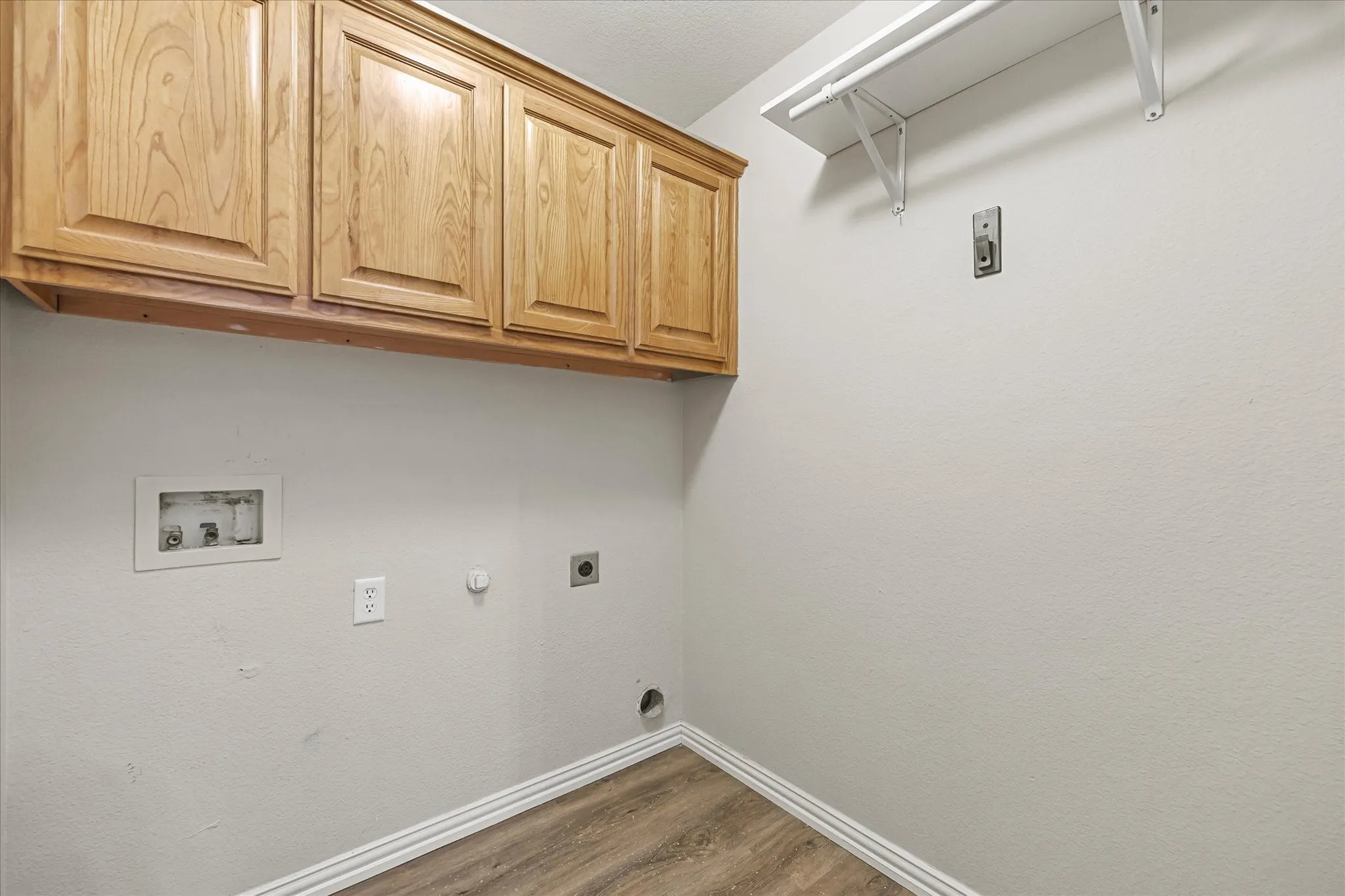 Single Family Residence For Sale in Hunt County , 6905 Drew Court, Greenville, Texas 75402, 4 Bedroom, 2 Bathroom, 2 Garage spaces, 2,104 Sqft, built in 2004, mls#21344985, Real Estate Agent in Greenville, Homes For Sale in Hunt county, Homes For Sale in Greenville, Realtor in Greenville Texas, Real Estate Brokerage Independent Realty Texas, Luminita Cordes Realtor