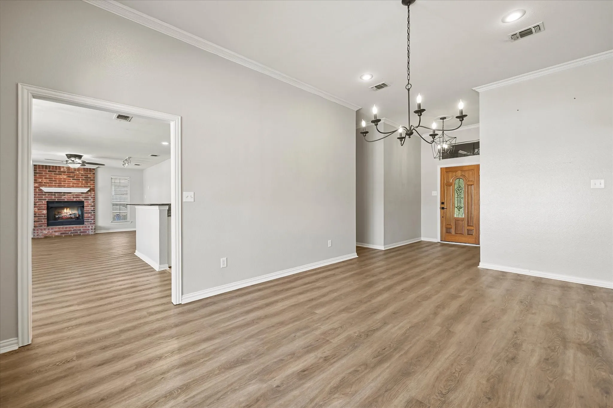 Single Family Residence For Sale in Hunt County , 6905 Drew Court, Greenville, Texas 75402, 4 Bedroom, 2 Bathroom, 2 Garage spaces, 2,104 Sqft, built in 2004, mls#21344985, Real Estate Agent in Greenville, Homes For Sale in Hunt county, Homes For Sale in Greenville, Realtor in Greenville Texas, Real Estate Brokerage Independent Realty Texas, Luminita Cordes Realtor