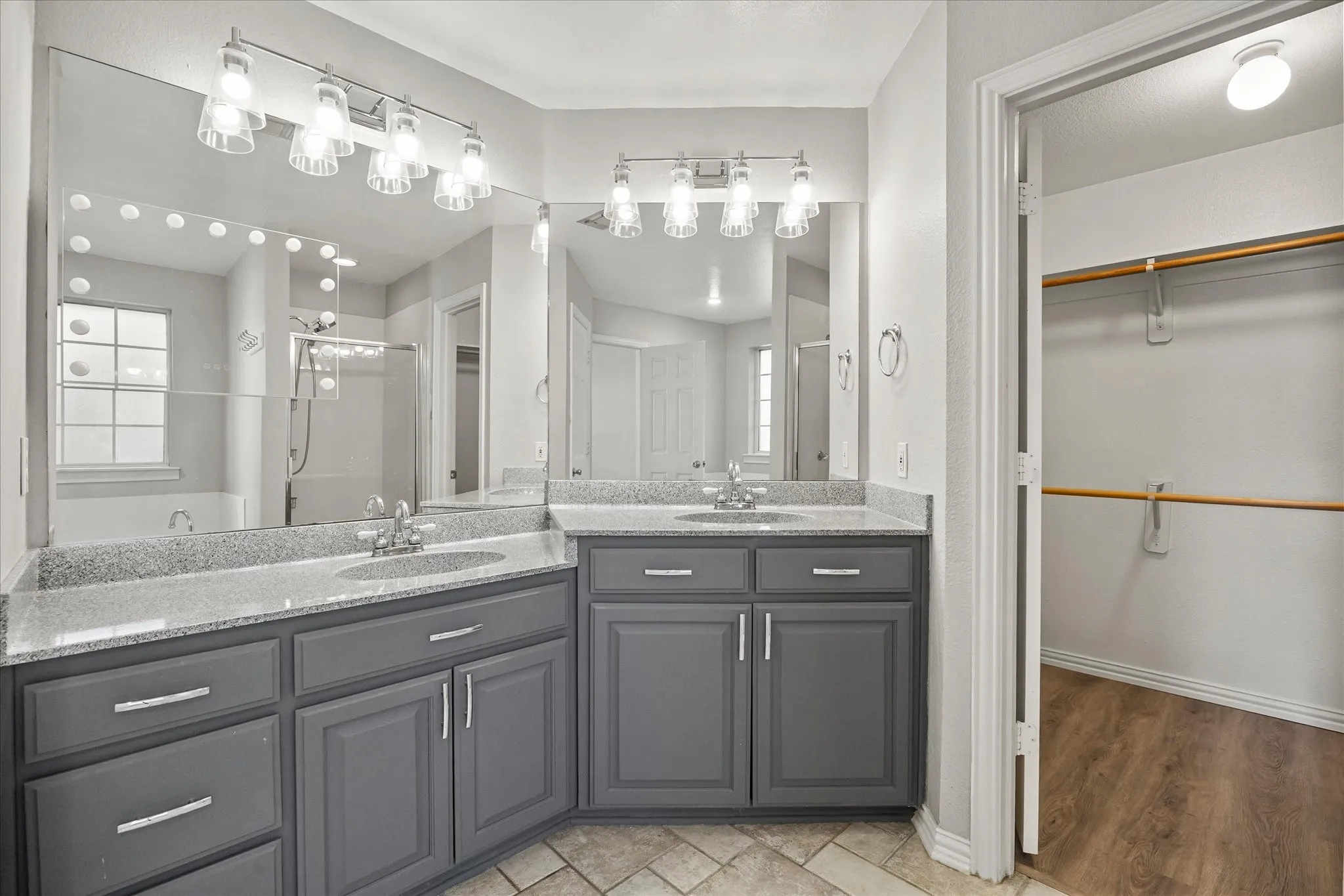Single Family Residence For Sale in Hunt County , 6905 Drew Court, Greenville, Texas 75402, 4 Bedroom, 2 Bathroom, 2 Garage spaces, 2,104 Sqft, built in 2004, mls#21344985, Real Estate Agent in Greenville, Homes For Sale in Hunt county, Homes For Sale in Greenville, Realtor in Greenville Texas, Real Estate Brokerage Independent Realty Texas, Luminita Cordes Realtor