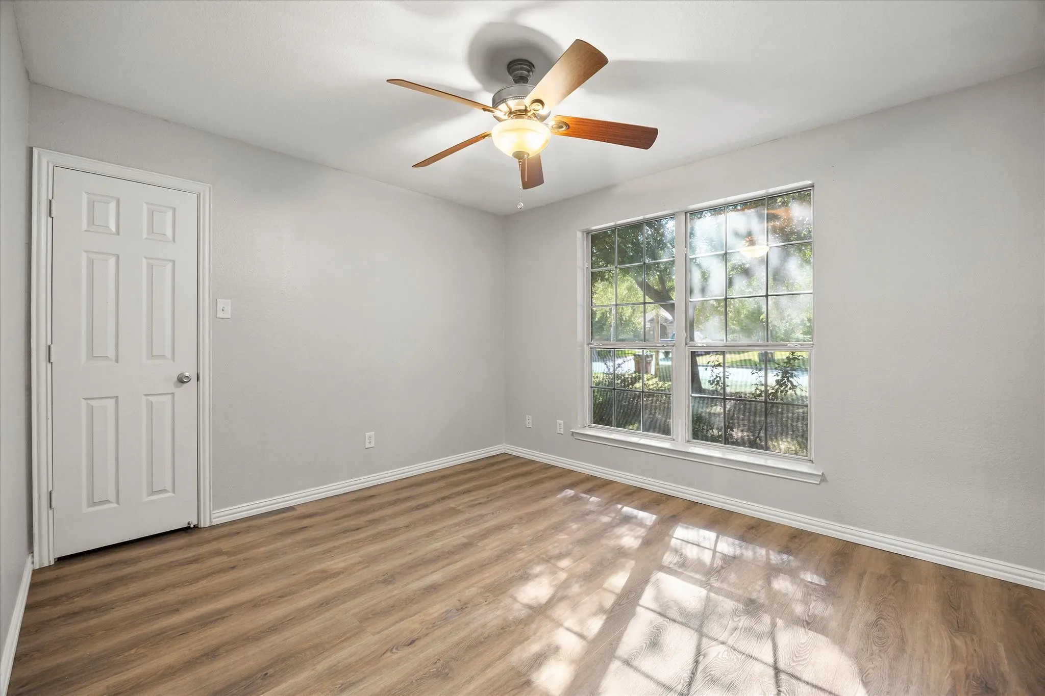 Single Family Residence For Sale in Hunt County , 6905 Drew Court, Greenville, Texas 75402, 4 Bedroom, 2 Bathroom, 2 Garage spaces, 2,104 Sqft, built in 2004, mls#21344985, Real Estate Agent in Greenville, Homes For Sale in Hunt county, Homes For Sale in Greenville, Realtor in Greenville Texas, Real Estate Brokerage Independent Realty Texas, Luminita Cordes Realtor