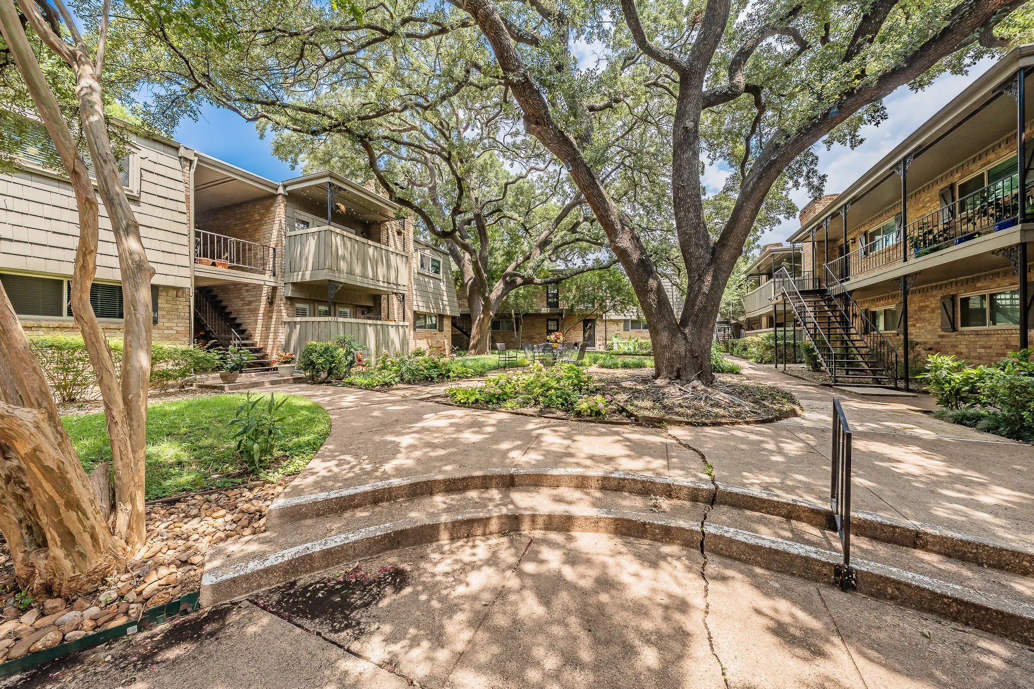 Condominium For Rent in Dallas County , 7706 Meadow Road 225, Dallas, Texas 75230, 2 Bedroom, 2 Bathroom, Garage spaces, 1,115 Sqft, built in 1963, mls#21352596, Real Estate Agent in Dallas, Homes For Rent in Dallas county, Homes For Rent in Dallas, Realtor in Dallas Texas, Real Estate Brokerage Independent Realty Texas, Luminita Cordes Realtor