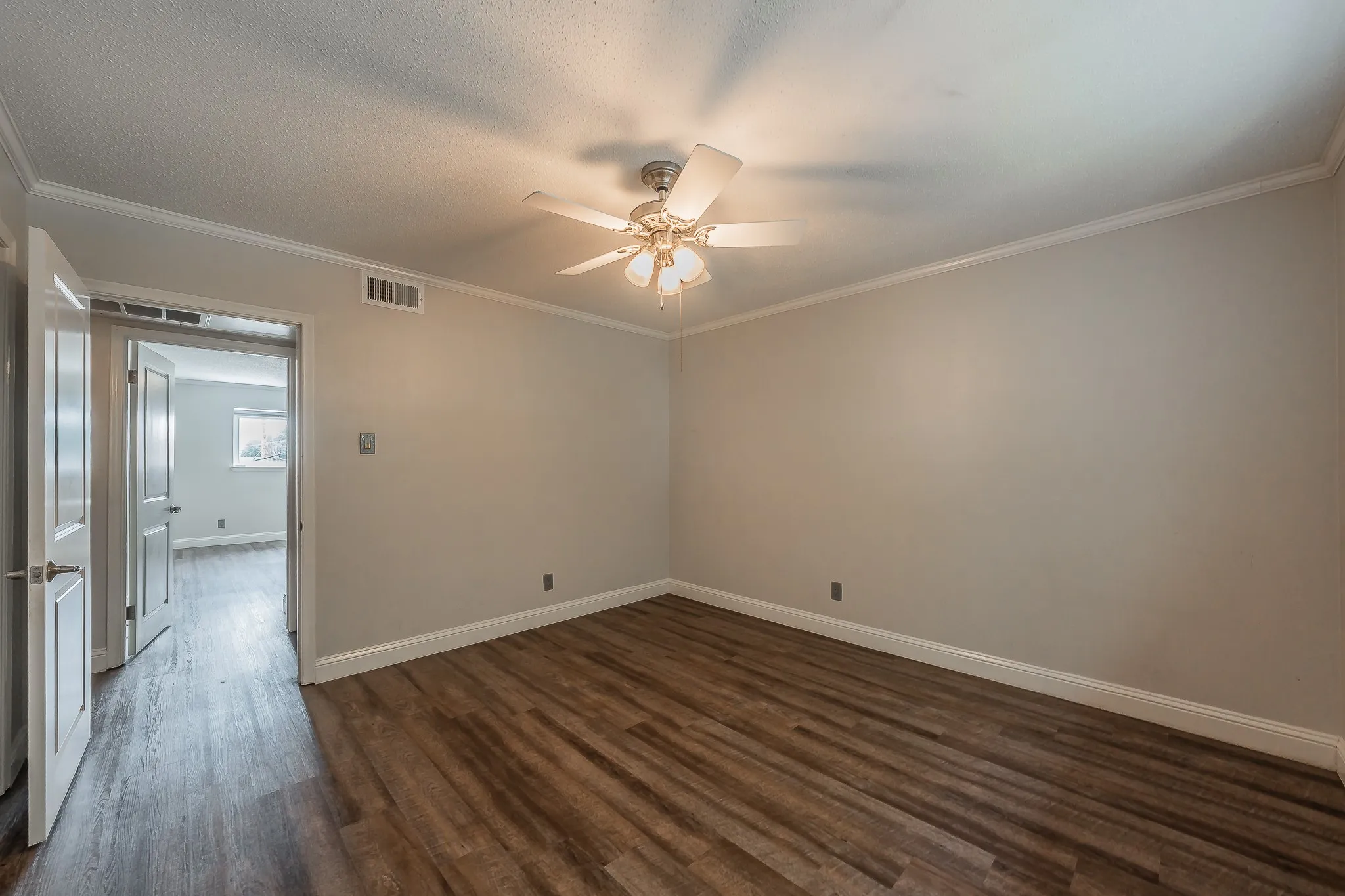 Condominium For Rent in Dallas County , 7706 Meadow Road 225, Dallas, Texas 75230, 2 Bedroom, 2 Bathroom, Garage spaces, 1,115 Sqft, built in 1963, mls#21352596, Real Estate Agent in Dallas, Homes For Rent in Dallas county, Homes For Rent in Dallas, Realtor in Dallas Texas, Real Estate Brokerage Independent Realty Texas, Luminita Cordes Realtor