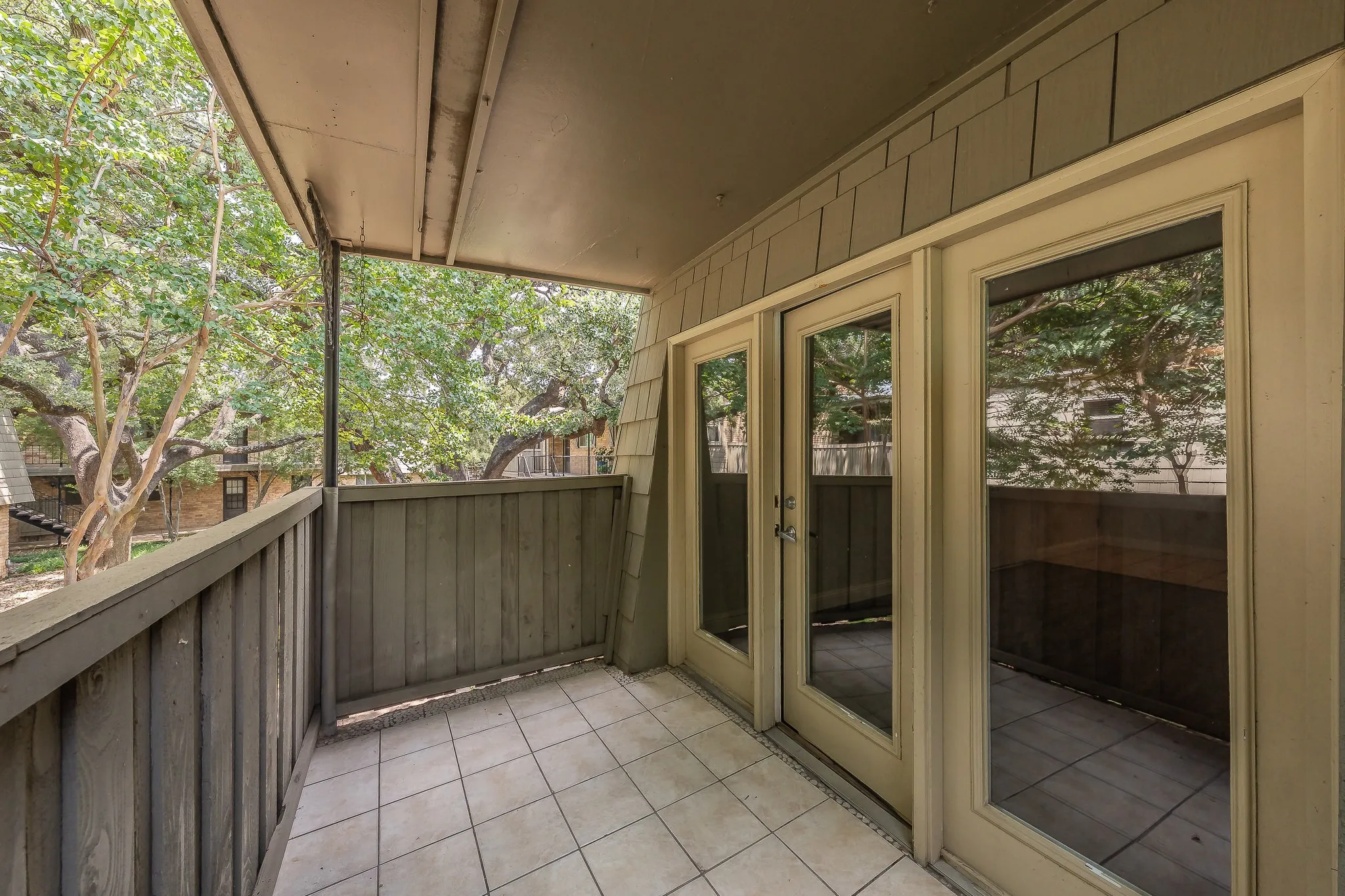 Condominium For Rent in Dallas County , 7706 Meadow Road 225, Dallas, Texas 75230, 2 Bedroom, 2 Bathroom, Garage spaces, 1,115 Sqft, built in 1963, mls#21352596, Real Estate Agent in Dallas, Homes For Rent in Dallas county, Homes For Rent in Dallas, Realtor in Dallas Texas, Real Estate Brokerage Independent Realty Texas, Luminita Cordes Realtor