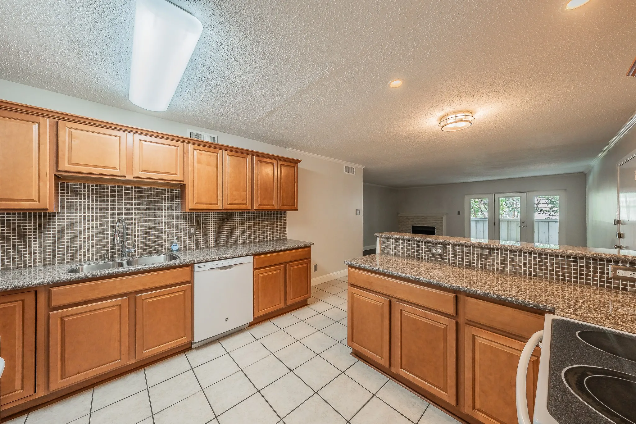 Condominium For Rent in Dallas County , 7706 Meadow Road 225, Dallas, Texas 75230, 2 Bedroom, 2 Bathroom, Garage spaces, 1,115 Sqft, built in 1963, mls#21352596, Real Estate Agent in Dallas, Homes For Rent in Dallas county, Homes For Rent in Dallas, Realtor in Dallas Texas, Real Estate Brokerage Independent Realty Texas, Luminita Cordes Realtor