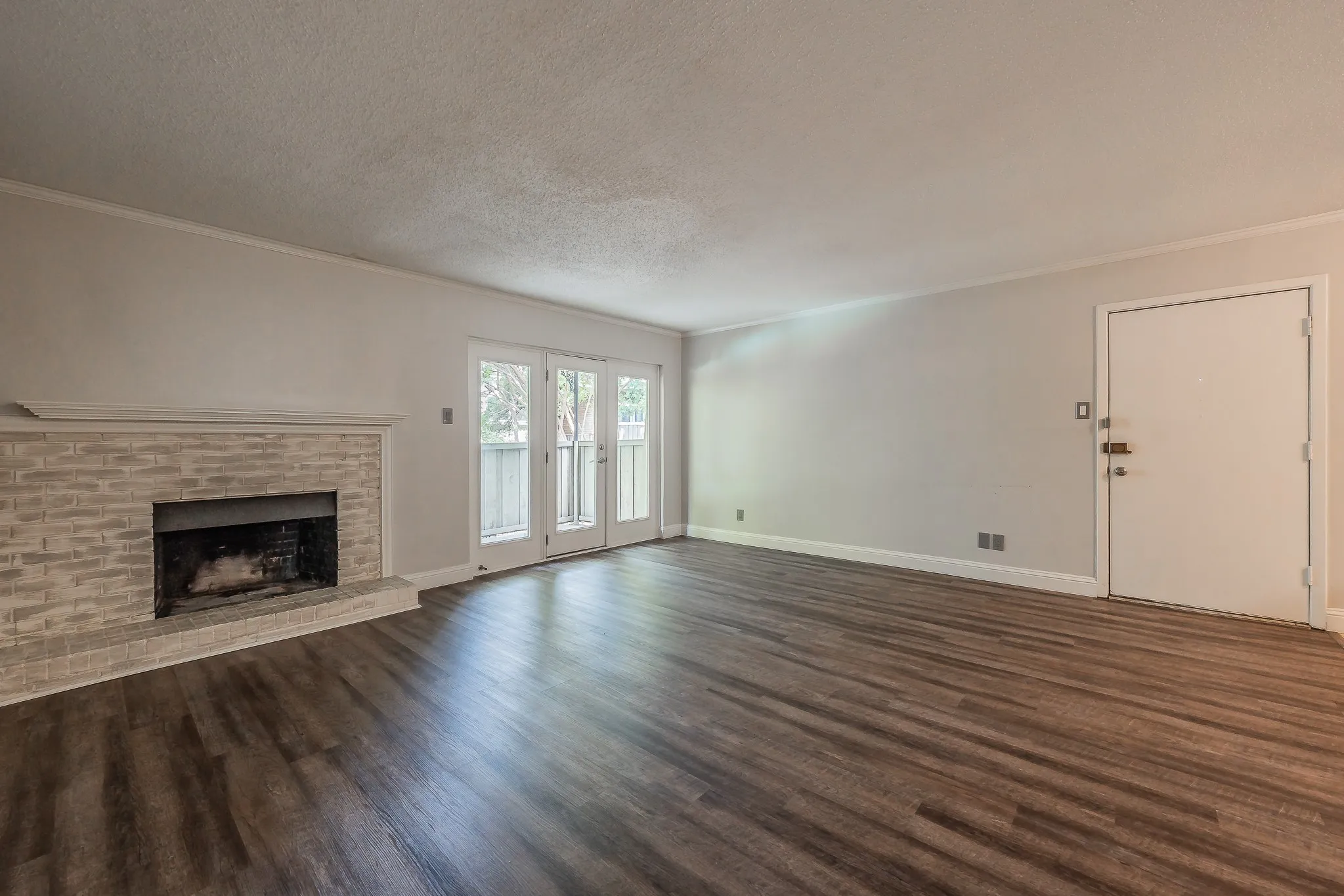 Condominium For Rent in Dallas County , 7706 Meadow Road 225, Dallas, Texas 75230, 2 Bedroom, 2 Bathroom, Garage spaces, 1,115 Sqft, built in 1963, mls#21352596, Real Estate Agent in Dallas, Homes For Rent in Dallas county, Homes For Rent in Dallas, Realtor in Dallas Texas, Real Estate Brokerage Independent Realty Texas, Luminita Cordes Realtor