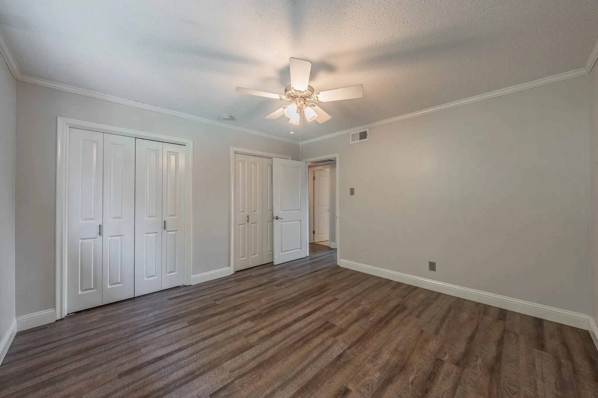 Condominium For Rent in Dallas County , 7706 Meadow Road 225, Dallas, Texas 75230, 2 Bedroom, 2 Bathroom, Garage spaces, 1,115 Sqft, built in 1963, mls#21352596, Real Estate Agent in Dallas, Homes For Rent in Dallas county, Homes For Rent in Dallas, Realtor in Dallas Texas, Real Estate Brokerage Independent Realty Texas, Luminita Cordes Realtor