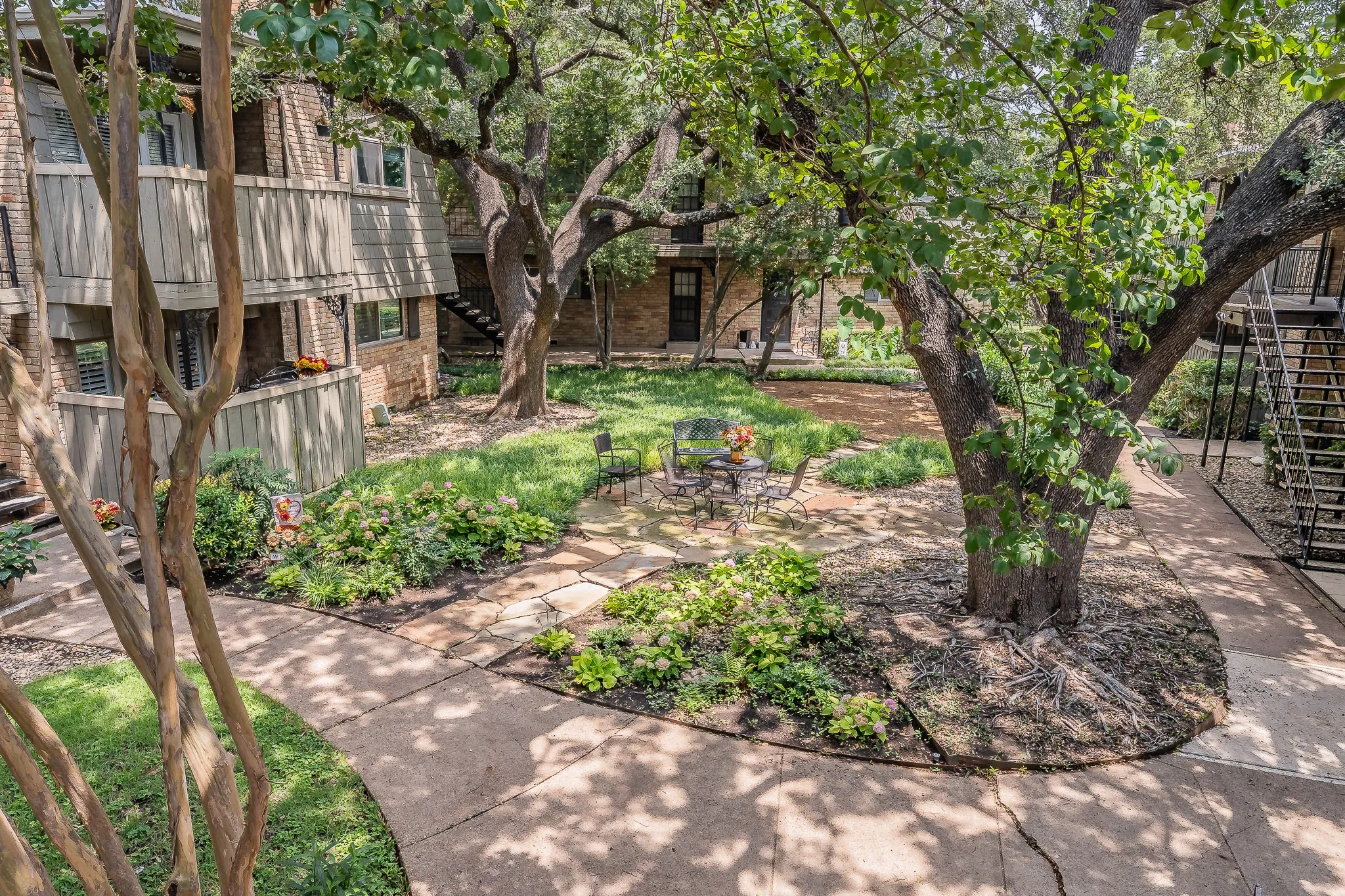 Condominium For Rent in Dallas County , 7706 Meadow Road 225, Dallas, Texas 75230, 2 Bedroom, 2 Bathroom, Garage spaces, 1,115 Sqft, built in 1963, mls#21352596, Real Estate Agent in Dallas, Homes For Rent in Dallas county, Homes For Rent in Dallas, Realtor in Dallas Texas, Real Estate Brokerage Independent Realty Texas, Luminita Cordes Realtor