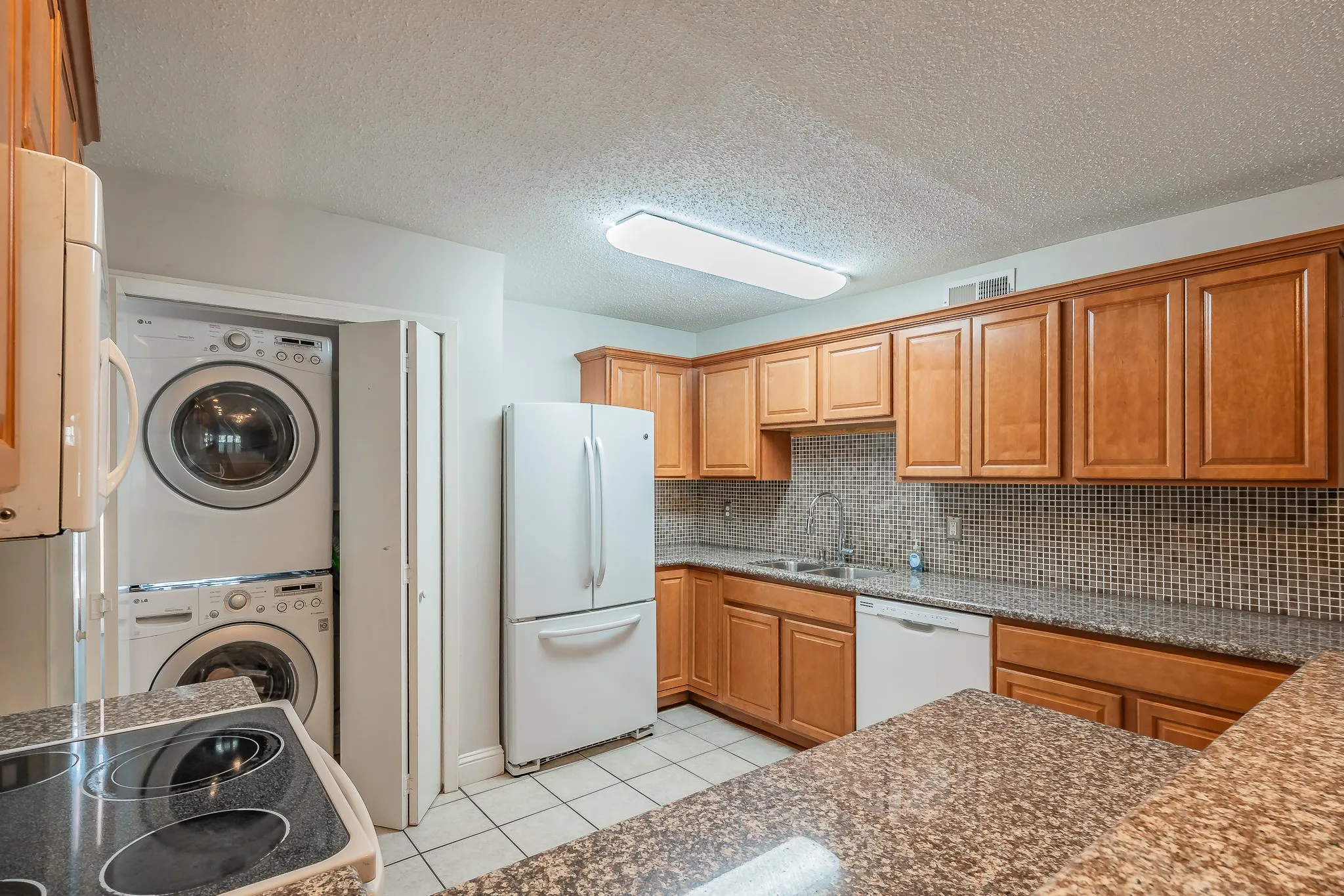 Condominium For Rent in Dallas County , 7706 Meadow Road 225, Dallas, Texas 75230, 2 Bedroom, 2 Bathroom, Garage spaces, 1,115 Sqft, built in 1963, mls#21352596, Real Estate Agent in Dallas, Homes For Rent in Dallas county, Homes For Rent in Dallas, Realtor in Dallas Texas, Real Estate Brokerage Independent Realty Texas, Luminita Cordes Realtor