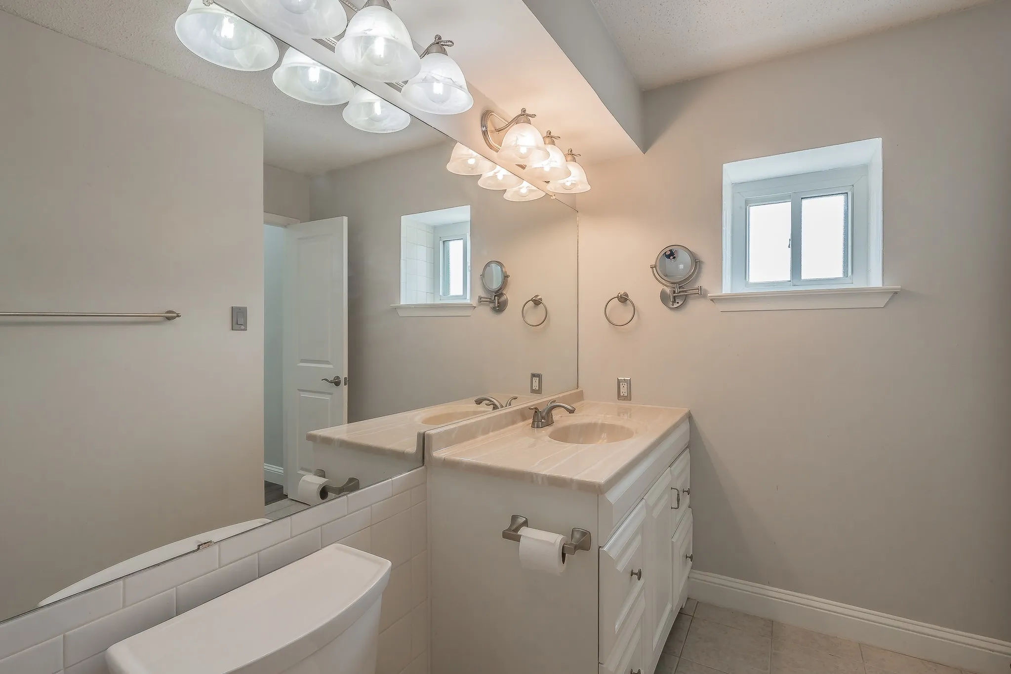 Condominium For Rent in Dallas County , 7706 Meadow Road 225, Dallas, Texas 75230, 2 Bedroom, 2 Bathroom, Garage spaces, 1,115 Sqft, built in 1963, mls#21352596, Real Estate Agent in Dallas, Homes For Rent in Dallas county, Homes For Rent in Dallas, Realtor in Dallas Texas, Real Estate Brokerage Independent Realty Texas, Luminita Cordes Realtor