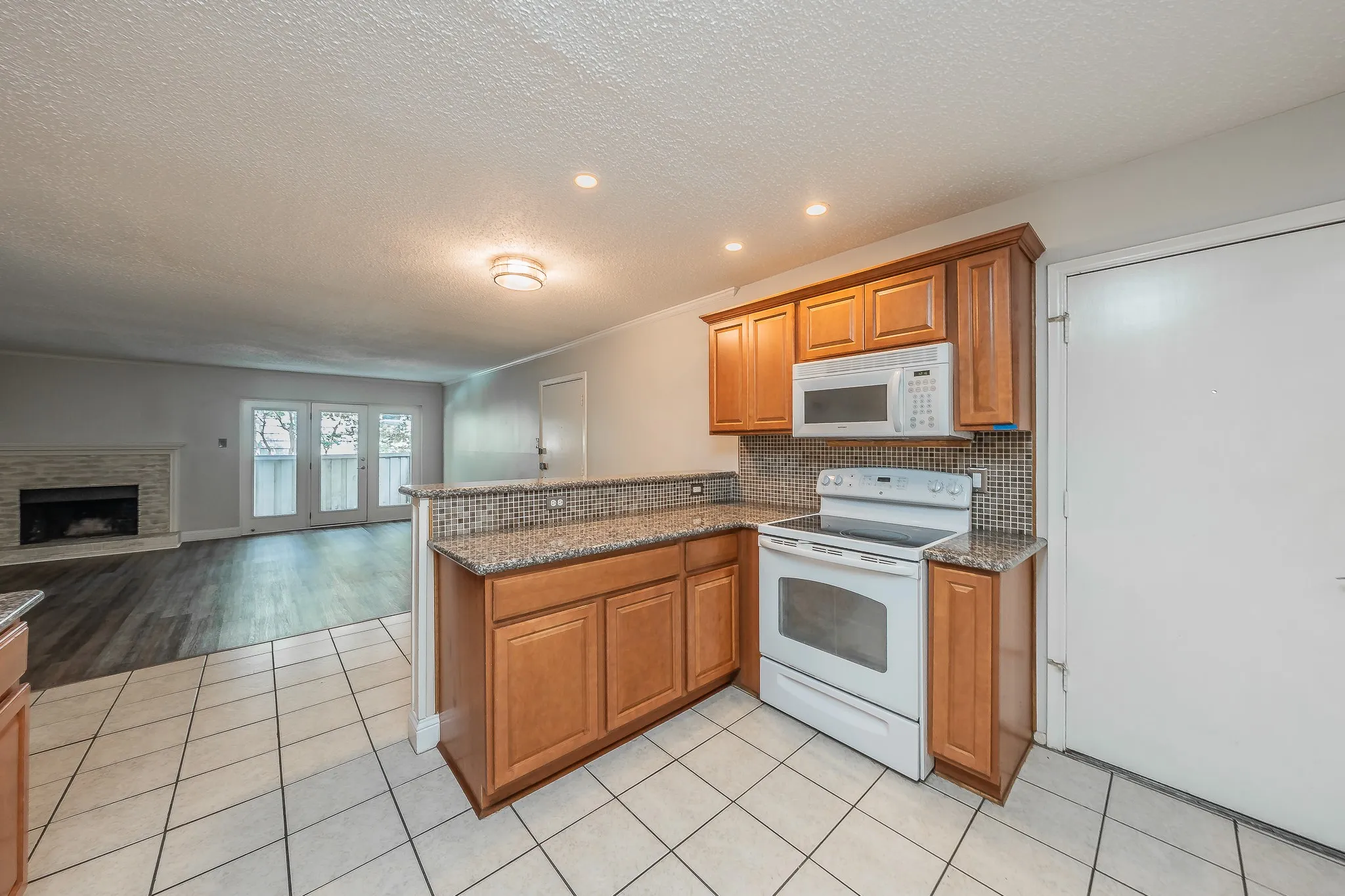 Condominium For Rent in Dallas County , 7706 Meadow Road 225, Dallas, Texas 75230, 2 Bedroom, 2 Bathroom, Garage spaces, 1,115 Sqft, built in 1963, mls#21352596, Real Estate Agent in Dallas, Homes For Rent in Dallas county, Homes For Rent in Dallas, Realtor in Dallas Texas, Real Estate Brokerage Independent Realty Texas, Luminita Cordes Realtor