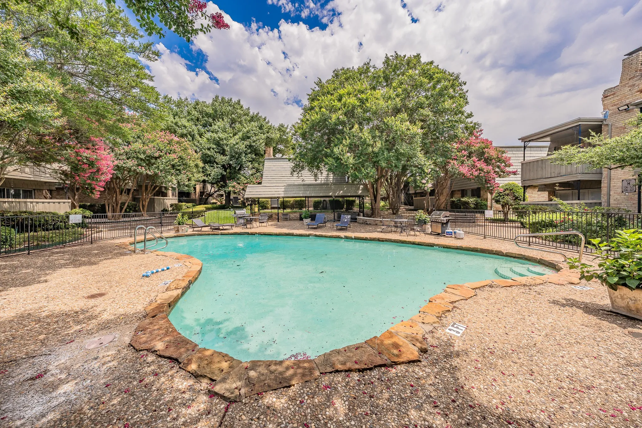 Condominium For Rent in Dallas County , 7706 Meadow Road 225, Dallas, Texas 75230, 2 Bedroom, 2 Bathroom, Garage spaces, 1,115 Sqft, built in 1963, mls#21352596, Real Estate Agent in Dallas, Homes For Rent in Dallas county, Homes For Rent in Dallas, Realtor in Dallas Texas, Real Estate Brokerage Independent Realty Texas, Luminita Cordes Realtor