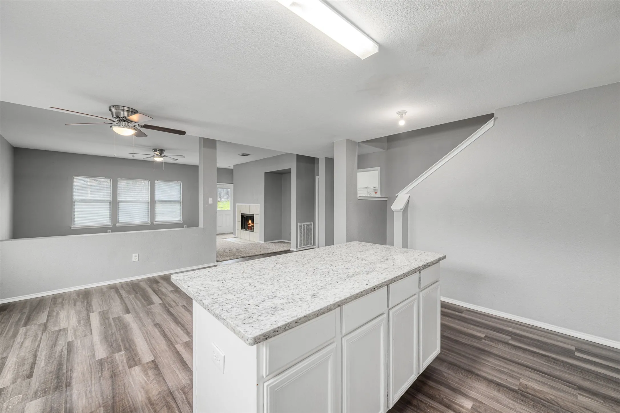 Single Family Residence For Sale in Dallas County , 1092 Winding Creek, Cedar Hill, Texas 75104, 4 Bedroom, 3 Bathroom, 2 Garage spaces, 2,800 Sqft, built in 2002, mls#21351995, Real Estate Agent in Cedar Hill, Homes For Sale in Dallas county, Homes For Sale in Cedar Hill, Realtor in Cedar Hill Texas, Real Estate Brokerage Independent Realty Texas, Luminita Cordes Realtor