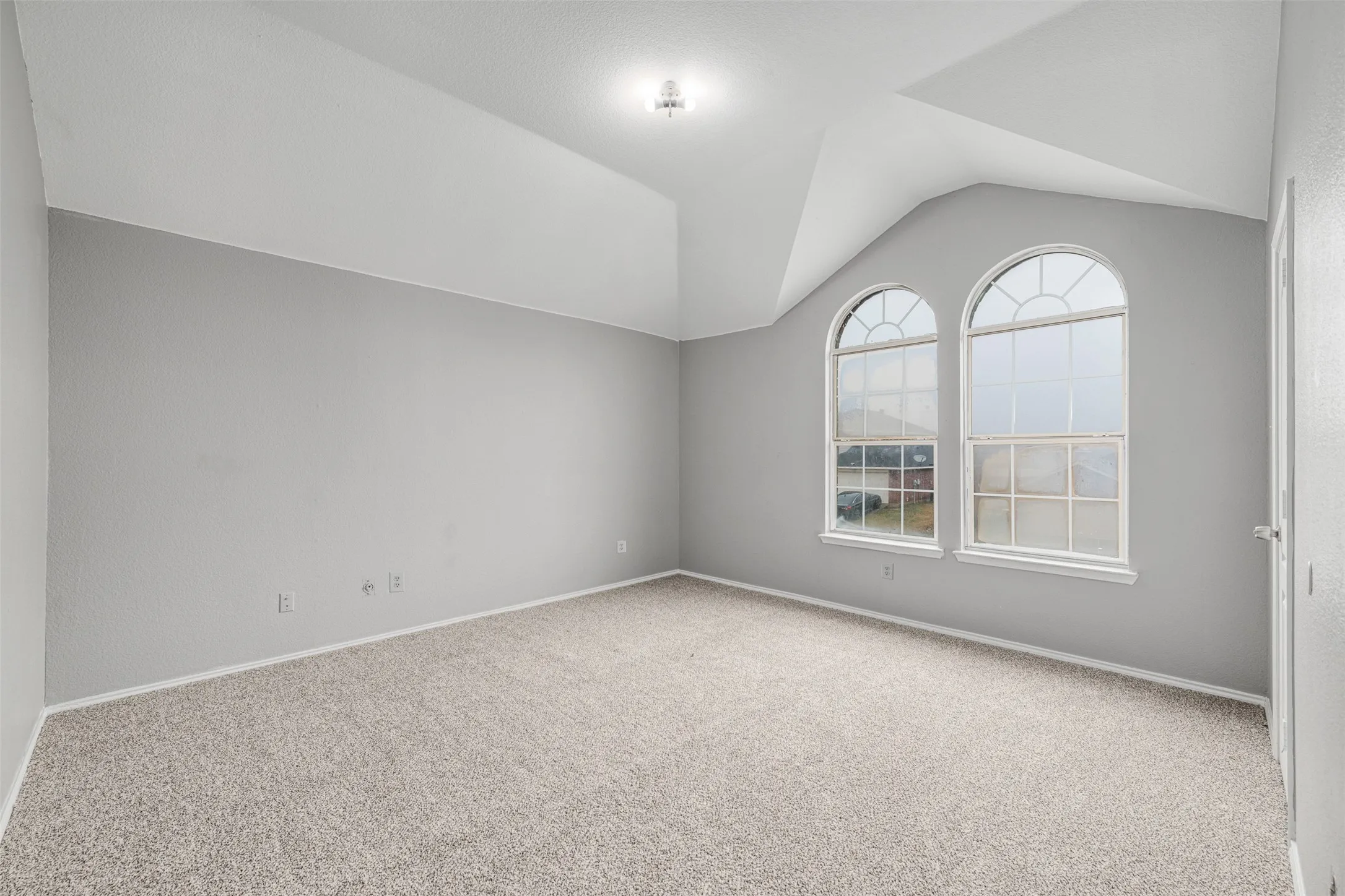 Single Family Residence For Sale in Dallas County , 1092 Winding Creek, Cedar Hill, Texas 75104, 4 Bedroom, 3 Bathroom, 2 Garage spaces, 2,800 Sqft, built in 2002, mls#21351995, Real Estate Agent in Cedar Hill, Homes For Sale in Dallas county, Homes For Sale in Cedar Hill, Realtor in Cedar Hill Texas, Real Estate Brokerage Independent Realty Texas, Luminita Cordes Realtor