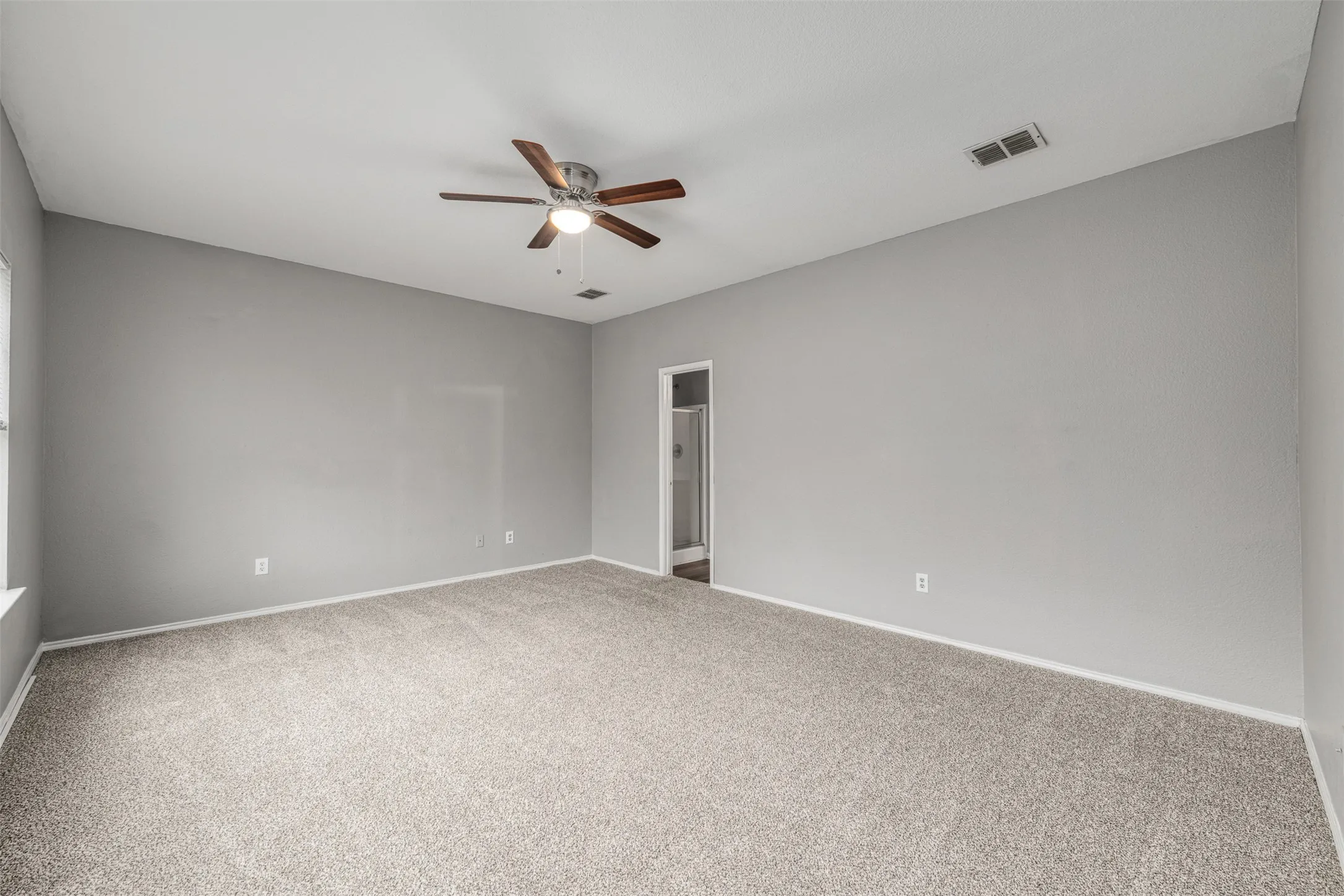 Single Family Residence For Sale in Dallas County , 1092 Winding Creek, Cedar Hill, Texas 75104, 4 Bedroom, 3 Bathroom, 2 Garage spaces, 2,800 Sqft, built in 2002, mls#21351995, Real Estate Agent in Cedar Hill, Homes For Sale in Dallas county, Homes For Sale in Cedar Hill, Realtor in Cedar Hill Texas, Real Estate Brokerage Independent Realty Texas, Luminita Cordes Realtor