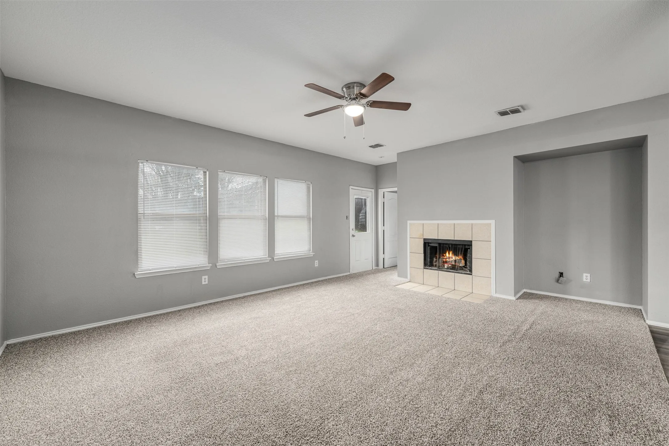 Single Family Residence For Sale in Dallas County , 1092 Winding Creek, Cedar Hill, Texas 75104, 4 Bedroom, 3 Bathroom, 2 Garage spaces, 2,800 Sqft, built in 2002, mls#21351995, Real Estate Agent in Cedar Hill, Homes For Sale in Dallas county, Homes For Sale in Cedar Hill, Realtor in Cedar Hill Texas, Real Estate Brokerage Independent Realty Texas, Luminita Cordes Realtor