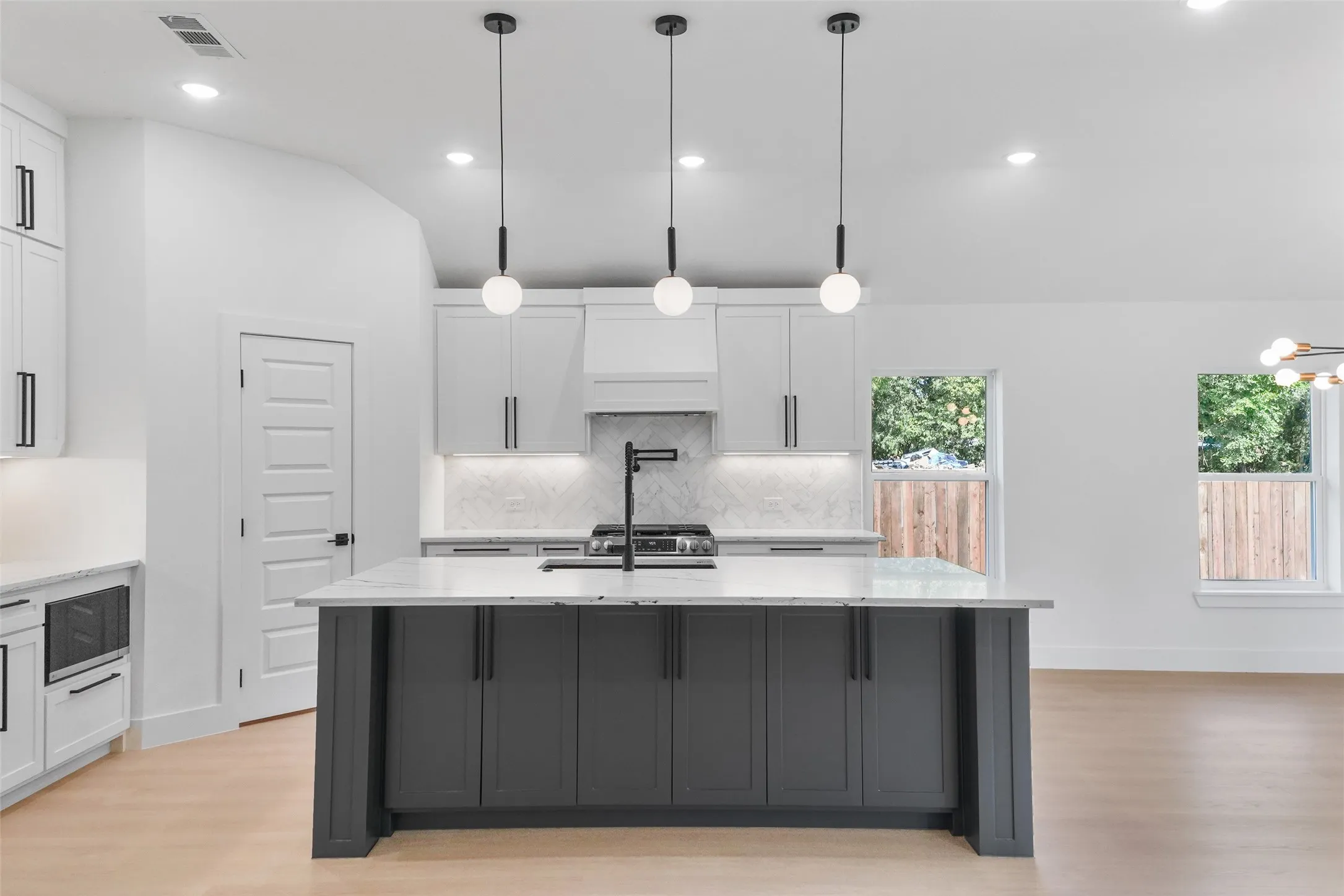Single Family Residence For Sale in Dallas County , 15006 Quail Drive, Balch Springs, Texas 75180, 3 Bedroom, 3 Bathroom, 2 Garage spaces, 1,953 Sqft, built in 2026, mls#21352206, Real Estate Agent in Balch Springs, Homes For Sale in Dallas county, Homes For Sale in Balch Springs, Realtor in Balch Springs Texas, Real Estate Brokerage Independent Realty Texas, Luminita Cordes Realtor
