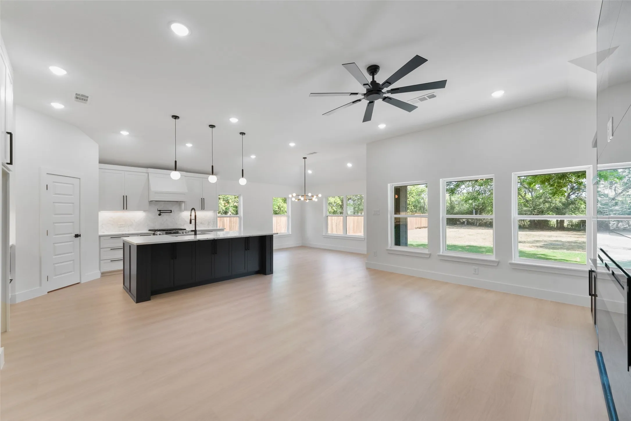 Single Family Residence For Sale in Dallas County , 15006 Quail Drive, Balch Springs, Texas 75180, 3 Bedroom, 3 Bathroom, 2 Garage spaces, 1,953 Sqft, built in 2026, mls#21352206, Real Estate Agent in Balch Springs, Homes For Sale in Dallas county, Homes For Sale in Balch Springs, Realtor in Balch Springs Texas, Real Estate Brokerage Independent Realty Texas, Luminita Cordes Realtor