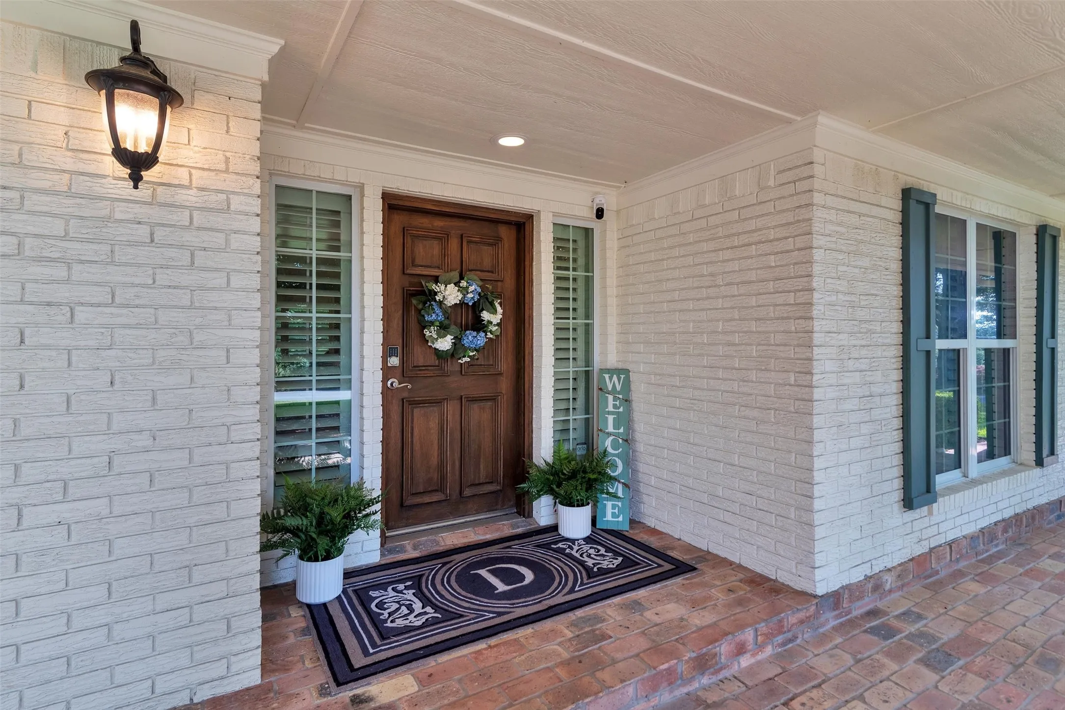 Single Family Residence For Sale in Grayson County , 2019 Loy Lake Road, Denison, Texas 75020, 3 Bedroom, 2 Bathroom, 2 Garage spaces, 2,596 Sqft, built in 1964, mls#21349658, Real Estate Agent in Denison, Homes For Sale in Grayson county, Homes For Sale in Denison, Realtor in Denison Texas, Real Estate Brokerage Independent Realty Texas, Luminita Cordes Realtor