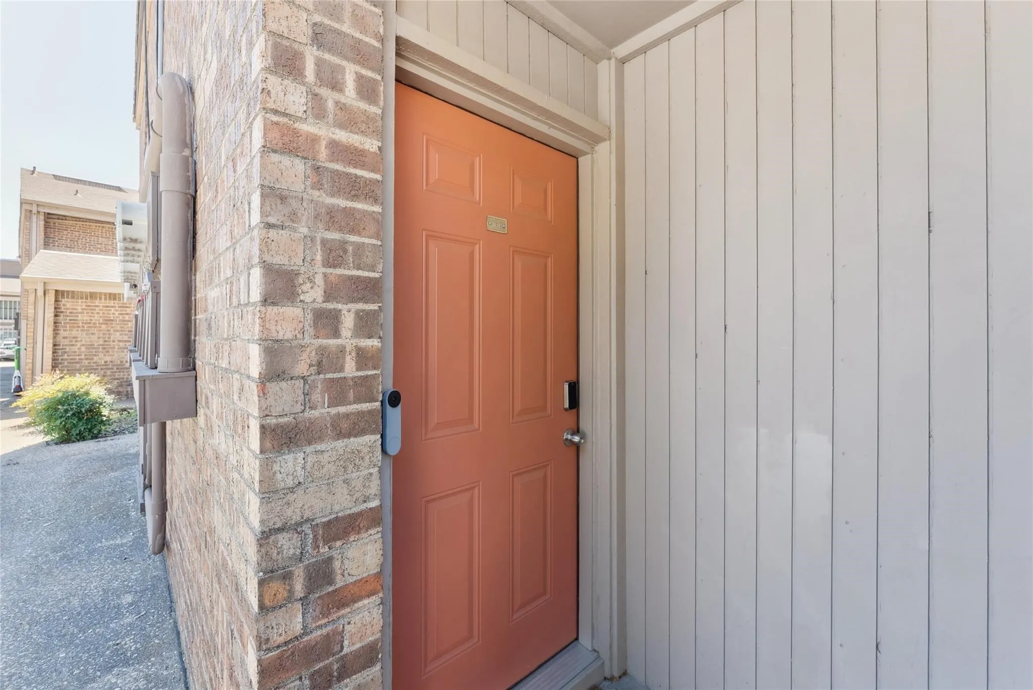 Condominium For Rent in Dallas County , 5132 Amesbury Drive 106, Dallas, Texas 75206, 1 Bedroom, 1 Bathroom, Garage spaces, 709 Sqft, built in 1970, mls#21352634, Real Estate Agent in Dallas, Homes For Rent in Dallas county, Homes For Rent in Dallas, Realtor in Dallas Texas, Real Estate Brokerage Independent Realty Texas, Luminita Cordes Realtor