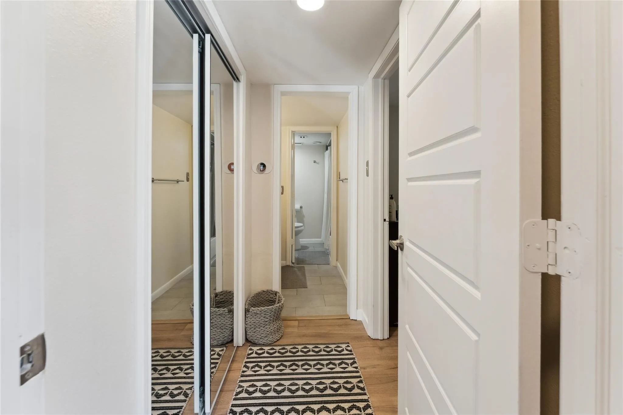 Condominium For Rent in Dallas County , 5132 Amesbury Drive 106, Dallas, Texas 75206, 1 Bedroom, 1 Bathroom, Garage spaces, 709 Sqft, built in 1970, mls#21352634, Real Estate Agent in Dallas, Homes For Rent in Dallas county, Homes For Rent in Dallas, Realtor in Dallas Texas, Real Estate Brokerage Independent Realty Texas, Luminita Cordes Realtor
