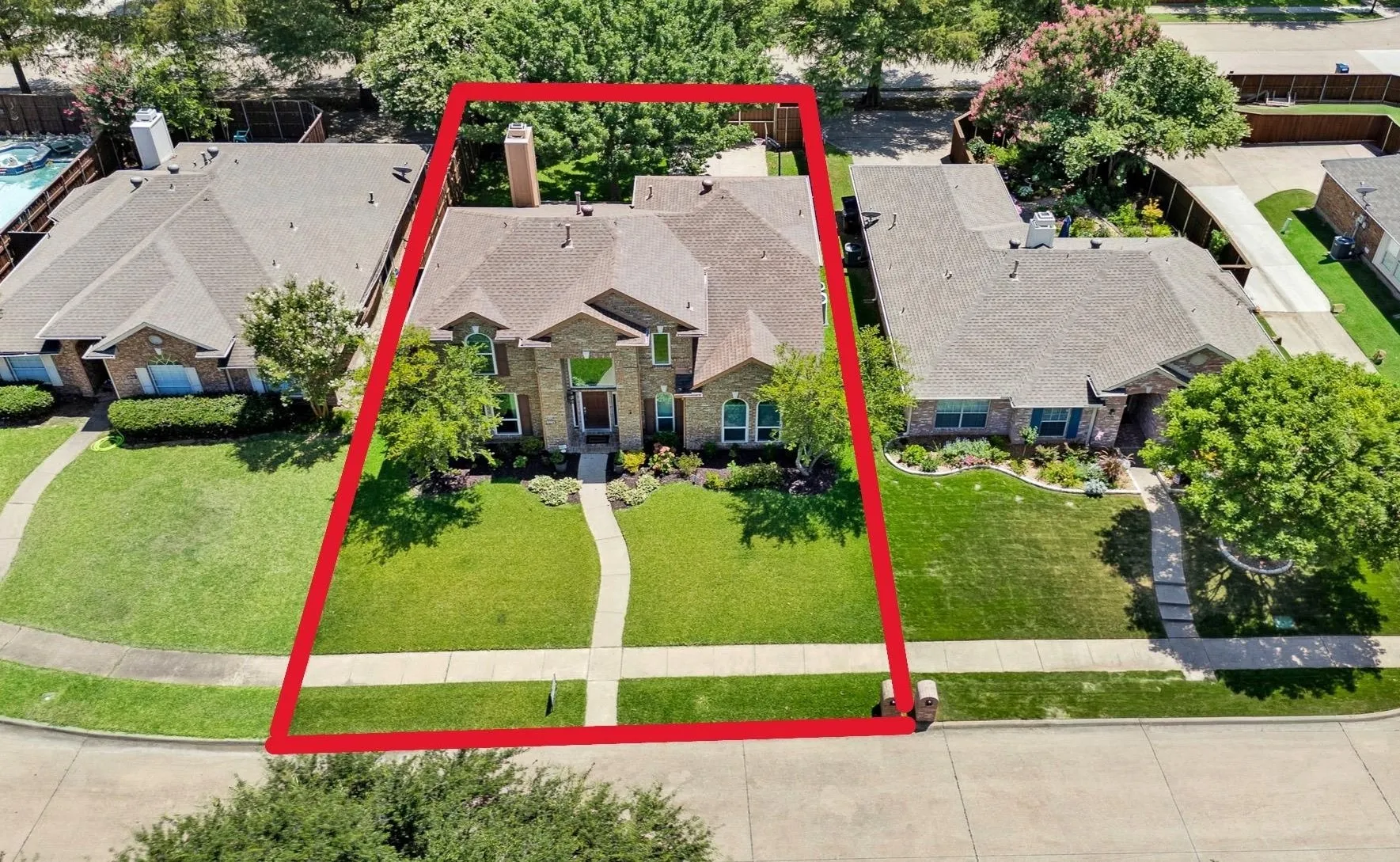 Single Family Residence For Sale in Collin County , 10613 Memphis Drive, Frisco, Texas 75035, 3 Bedroom, 3 Bathroom, 2 Garage spaces, 2,259 Sqft, built in 1995, mls#21352612, Real Estate Agent in Frisco, Homes For Sale in Collin county, Homes For Sale in Frisco, Realtor in Frisco Texas, Real Estate Brokerage Independent Realty Texas, Luminita Cordes Realtor