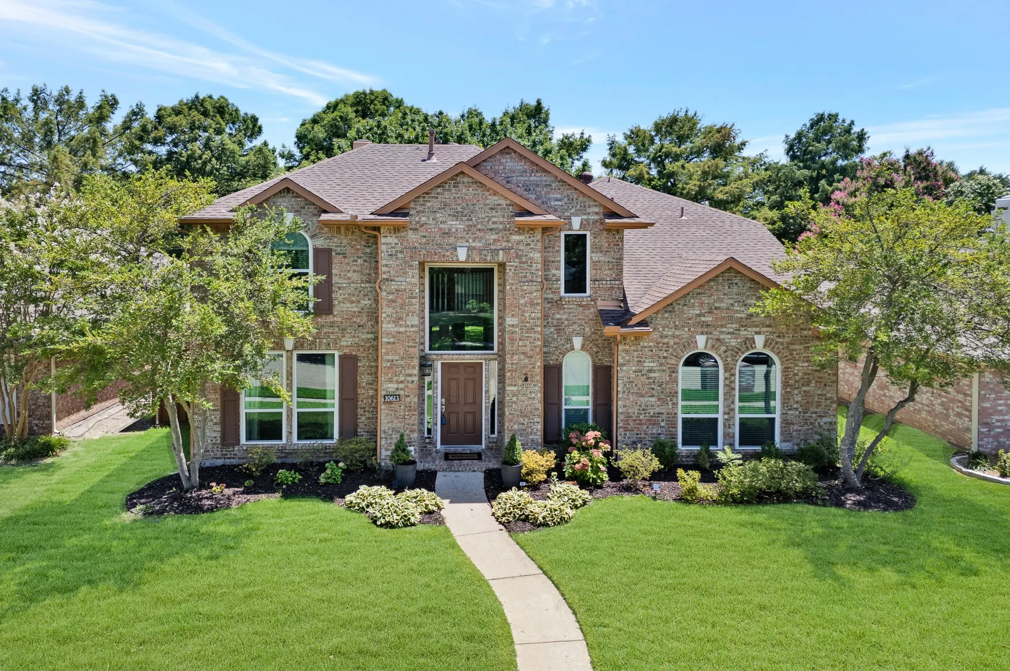 Single Family Residence For Sale in Collin County , 10613 Memphis Drive, Frisco, Texas 75035, 3 Bedroom, 3 Bathroom, 2 Garage spaces, 2,259 Sqft, built in 1995, mls#21352612, Real Estate Agent in Frisco, Homes For Sale in Collin county, Homes For Sale in Frisco, Realtor in Frisco Texas, Real Estate Brokerage Independent Realty Texas, Luminita Cordes Realtor