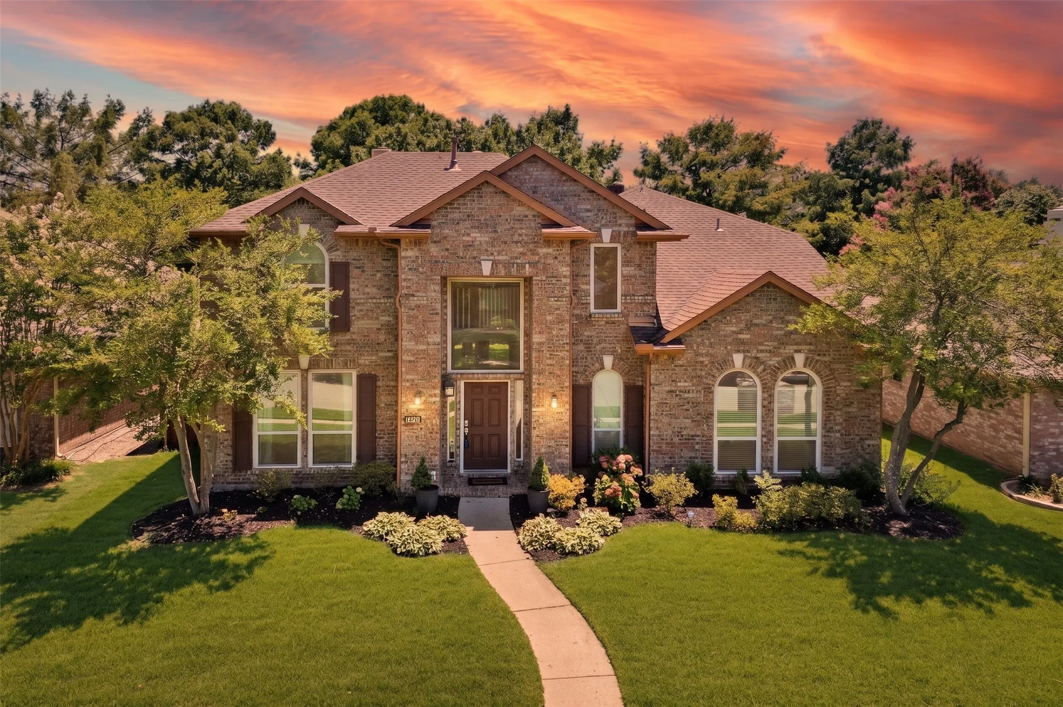 Single Family Residence For Sale in Collin County , 10613 Memphis Drive, Frisco, Texas 75035, 3 Bedroom, 3 Bathroom, 2 Garage spaces, 2,259 Sqft, built in 1995, mls#21352612, Real Estate Agent in Frisco, Homes For Sale in Collin county, Homes For Sale in Frisco, Realtor in Frisco Texas, Real Estate Brokerage Independent Realty Texas, Luminita Cordes Realtor