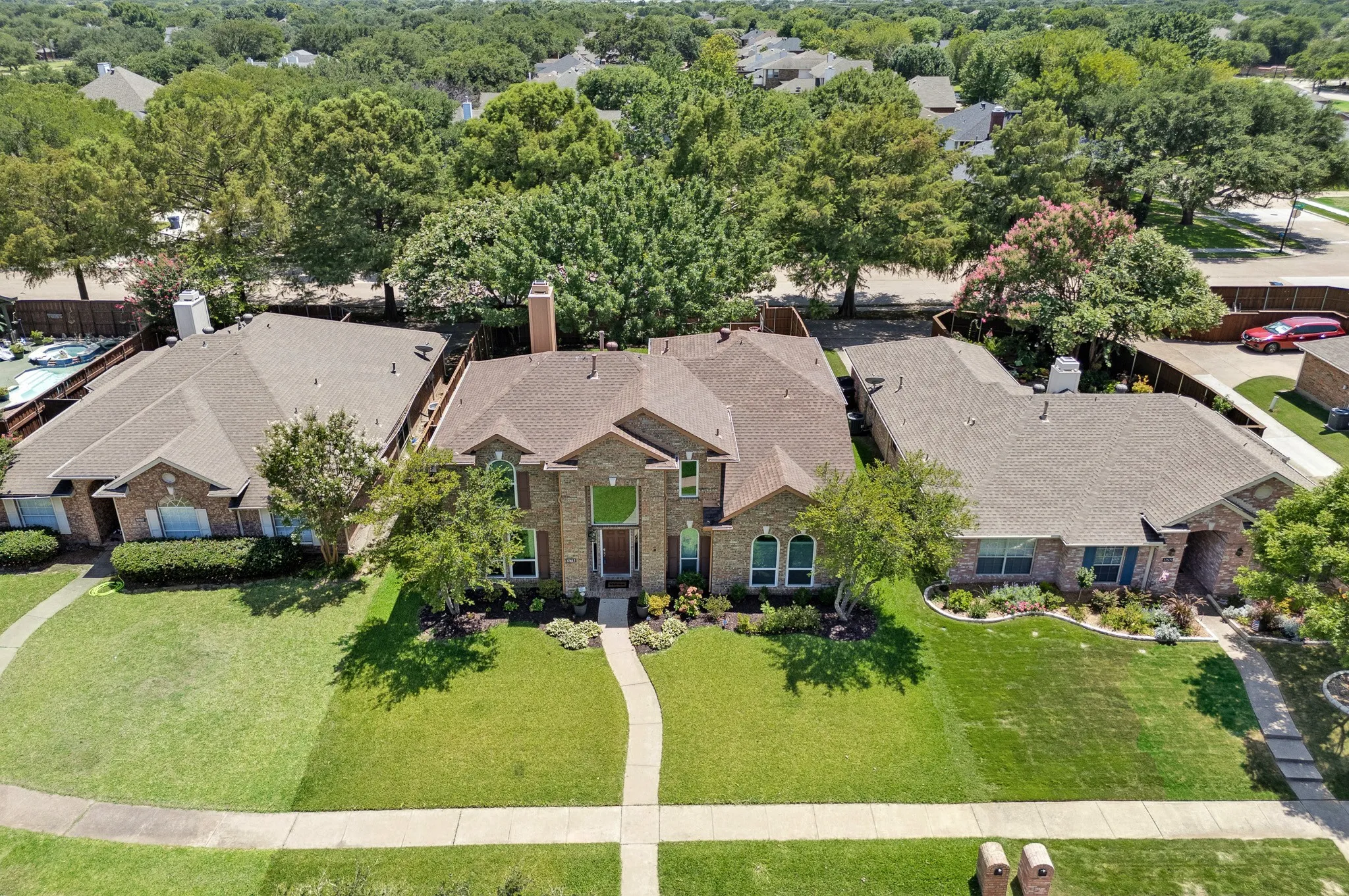Single Family Residence For Sale in Collin County , 10613 Memphis Drive, Frisco, Texas 75035, 3 Bedroom, 3 Bathroom, 2 Garage spaces, 2,259 Sqft, built in 1995, mls#21352612, Real Estate Agent in Frisco, Homes For Sale in Collin county, Homes For Sale in Frisco, Realtor in Frisco Texas, Real Estate Brokerage Independent Realty Texas, Luminita Cordes Realtor