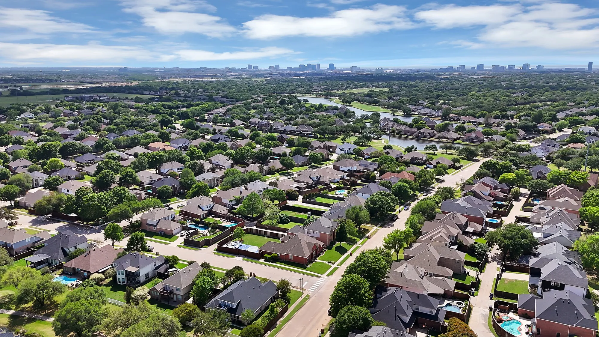 Single Family Residence For Sale in Collin County , 10613 Memphis Drive, Frisco, Texas 75035, 3 Bedroom, 3 Bathroom, 2 Garage spaces, 2,259 Sqft, built in 1995, mls#21352612, Real Estate Agent in Frisco, Homes For Sale in Collin county, Homes For Sale in Frisco, Realtor in Frisco Texas, Real Estate Brokerage Independent Realty Texas, Luminita Cordes Realtor