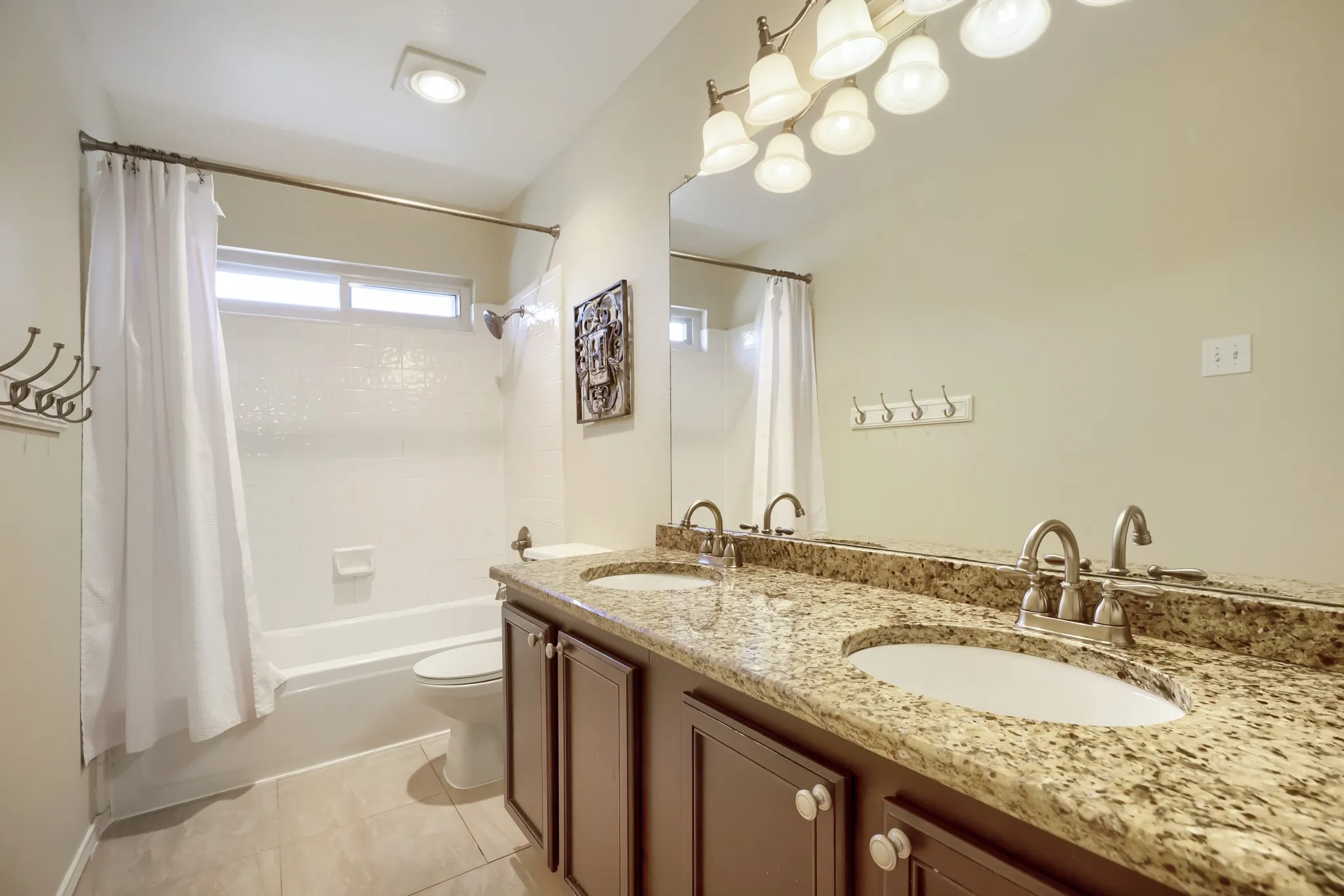 Single Family Residence For Sale in Collin County , 10613 Memphis Drive, Frisco, Texas 75035, 3 Bedroom, 3 Bathroom, 2 Garage spaces, 2,259 Sqft, built in 1995, mls#21352612, Real Estate Agent in Frisco, Homes For Sale in Collin county, Homes For Sale in Frisco, Realtor in Frisco Texas, Real Estate Brokerage Independent Realty Texas, Luminita Cordes Realtor