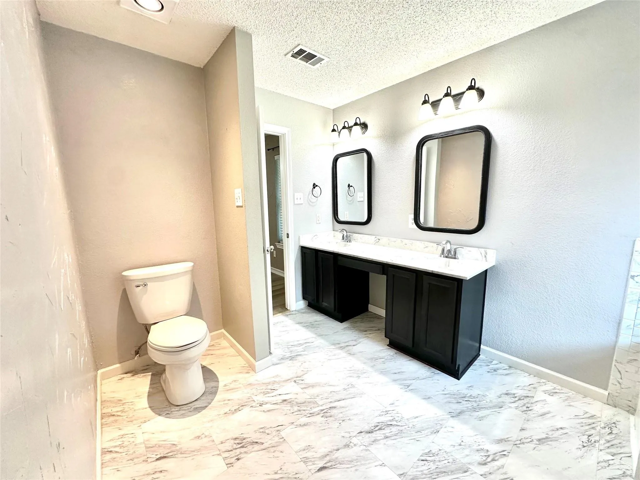 Single Family Residence For Rent in Grayson County , 1509 Creekside Avenue, Sherman, Texas 75092, 4 Bedroom, 2 Bathroom, 2 Garage spaces, 1,873 Sqft, built in 2000, mls#21352598, Real Estate Agent in Sherman, Homes For Rent in Grayson county, Homes For Rent in Sherman, Realtor in Sherman Texas, Real Estate Brokerage Independent Realty Texas, Luminita Cordes Realtor