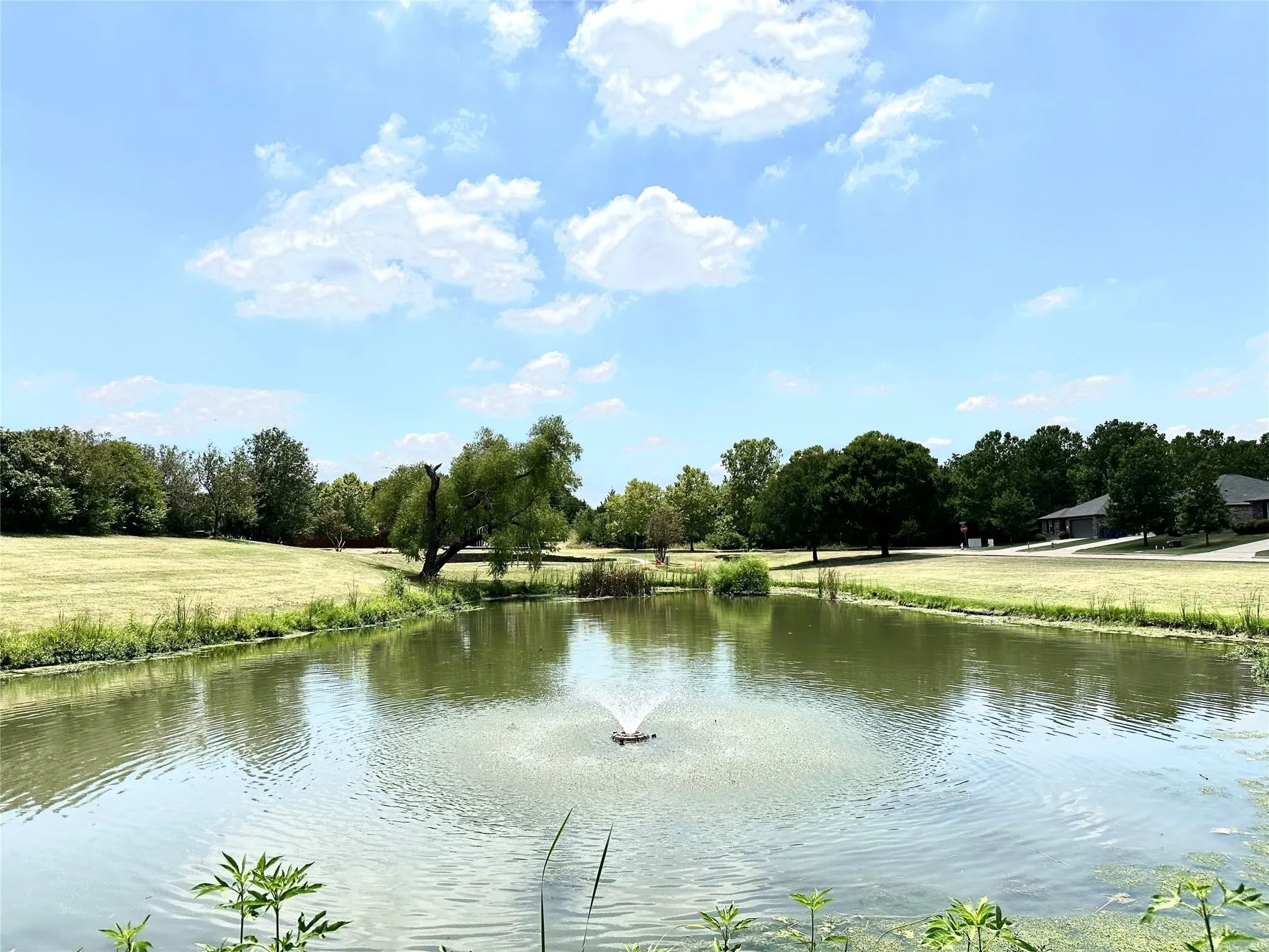 Single Family Residence For Rent in Grayson County , 1509 Creekside Avenue, Sherman, Texas 75092, 4 Bedroom, 2 Bathroom, 2 Garage spaces, 1,873 Sqft, built in 2000, mls#21352598, Real Estate Agent in Sherman, Homes For Rent in Grayson county, Homes For Rent in Sherman, Realtor in Sherman Texas, Real Estate Brokerage Independent Realty Texas, Luminita Cordes Realtor