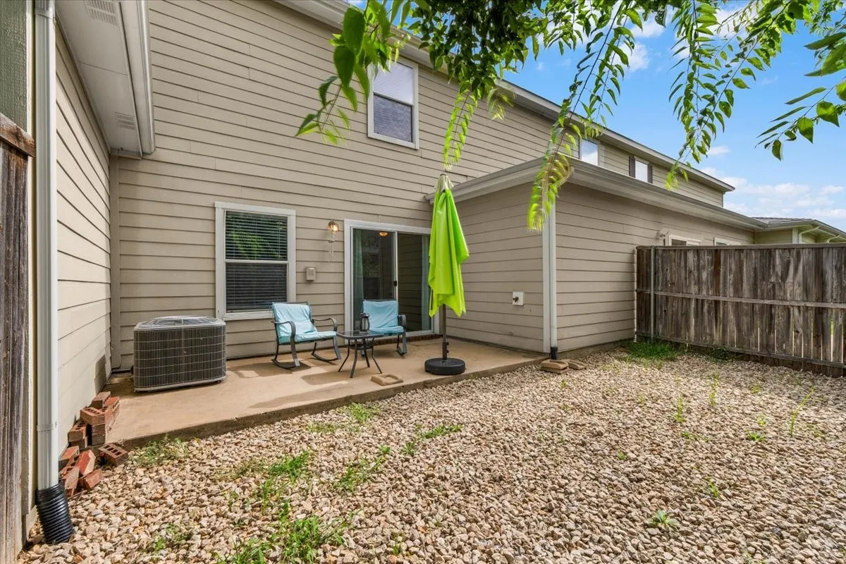 Townhouse For Sale in Collin County , 2200 Oklahoma Avenue, Plano, Texas 75074, 2 Bedroom, 3 Bathroom, Garage spaces, 1,322 Sqft, built in 2009, mls#21351685, Real Estate Agent in Plano, Homes For Sale in Collin county, Homes For Sale in Plano, Realtor in Plano Texas, Real Estate Brokerage Independent Realty Texas, Luminita Cordes Realtor