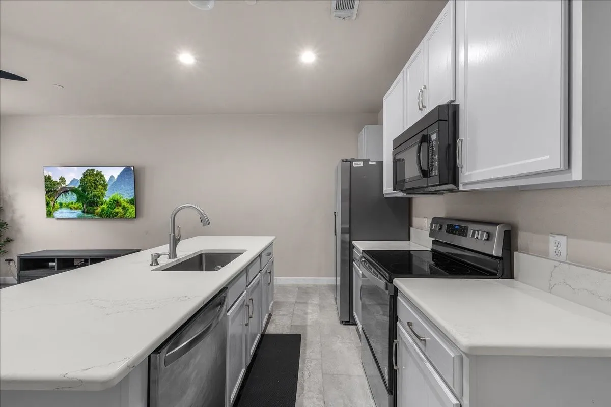 Townhouse For Sale in Collin County , 2200 Oklahoma Avenue, Plano, Texas 75074, 2 Bedroom, 3 Bathroom, Garage spaces, 1,322 Sqft, built in 2009, mls#21351685, Real Estate Agent in Plano, Homes For Sale in Collin county, Homes For Sale in Plano, Realtor in Plano Texas, Real Estate Brokerage Independent Realty Texas, Luminita Cordes Realtor