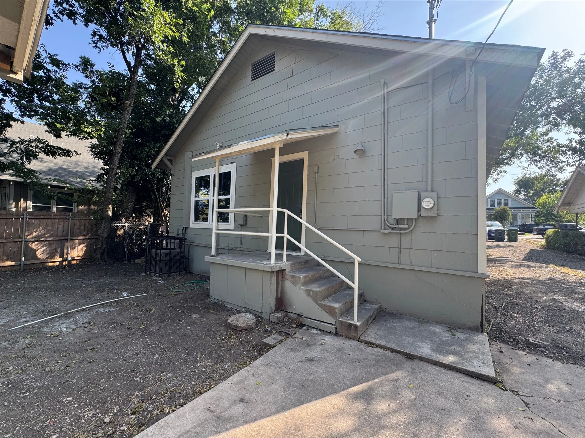 Single Family Residence For Sale in Mc Lennan County , 1613 N 15th Street, Waco, Texas 76707, 3 Bedrooms, 1 Bathroom, Garage spaces, 1,412 Sqft, built in 1920, Price $165,000, mls#21352658, Real Estate Agent in Waco, Homes For Sale in Mc Lennan county, Homes For Sale in Waco, Realtor in Waco Texas, Real Estate Brokerage Independent Realty Texas, Luminita Cordes Realtor
