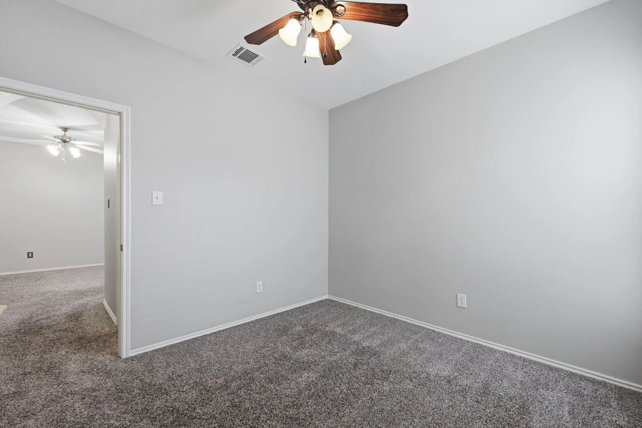 Single Family Residence For Sale in Denton County , 9517 Waterman Drive, Providence Village, Texas 76227, 3 Bedroom, 2 Bathroom, 2 Garage spaces, 1,347 Sqft, built in 2007, mls#21351199, Real Estate Agent in Providence Village, Homes For Sale in Denton county, Homes For Sale in Providence Village, Realtor in Providence Village Texas, Real Estate Brokerage Independent Realty Texas, Luminita Cordes Realtor