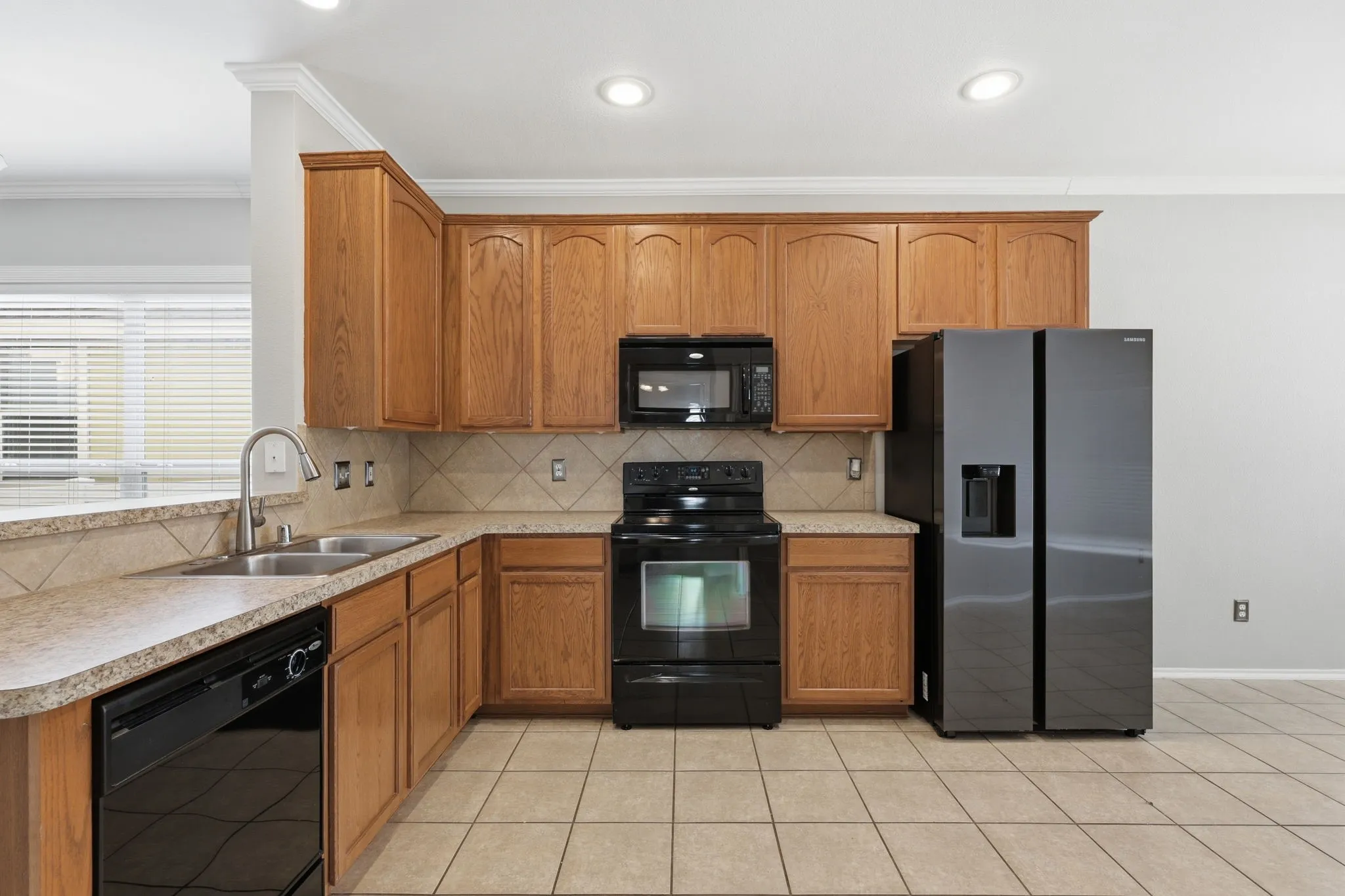 Single Family Residence For Sale in Denton County , 9517 Waterman Drive, Providence Village, Texas 76227, 3 Bedroom, 2 Bathroom, 2 Garage spaces, 1,347 Sqft, built in 2007, mls#21351199, Real Estate Agent in Providence Village, Homes For Sale in Denton county, Homes For Sale in Providence Village, Realtor in Providence Village Texas, Real Estate Brokerage Independent Realty Texas, Luminita Cordes Realtor