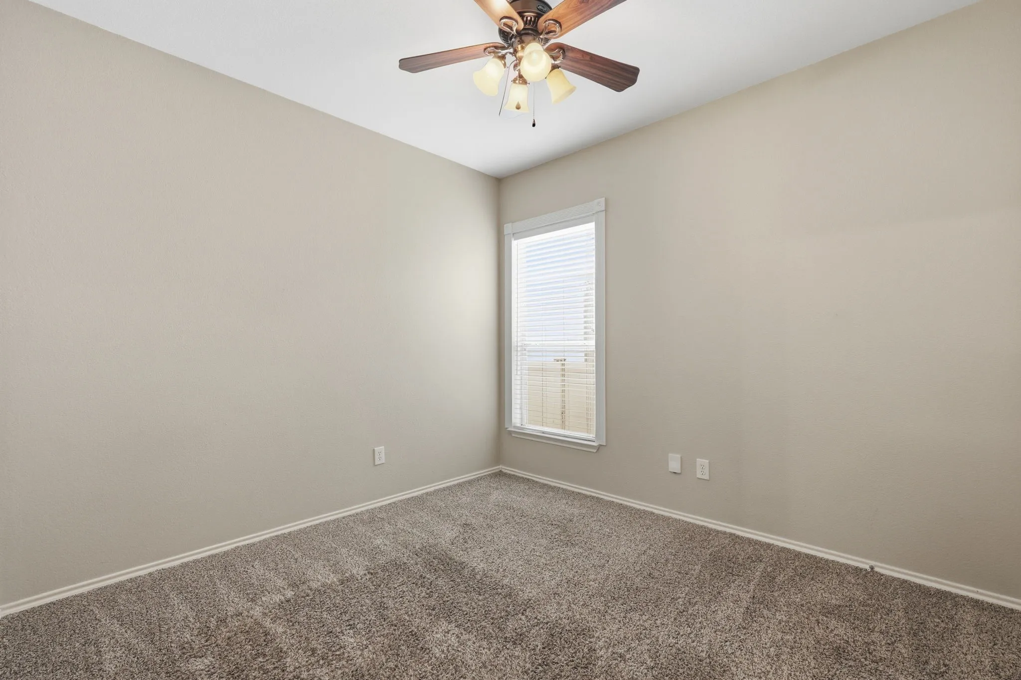 Single Family Residence For Sale in Denton County , 9517 Waterman Drive, Providence Village, Texas 76227, 3 Bedroom, 2 Bathroom, 2 Garage spaces, 1,347 Sqft, built in 2007, mls#21351199, Real Estate Agent in Providence Village, Homes For Sale in Denton county, Homes For Sale in Providence Village, Realtor in Providence Village Texas, Real Estate Brokerage Independent Realty Texas, Luminita Cordes Realtor