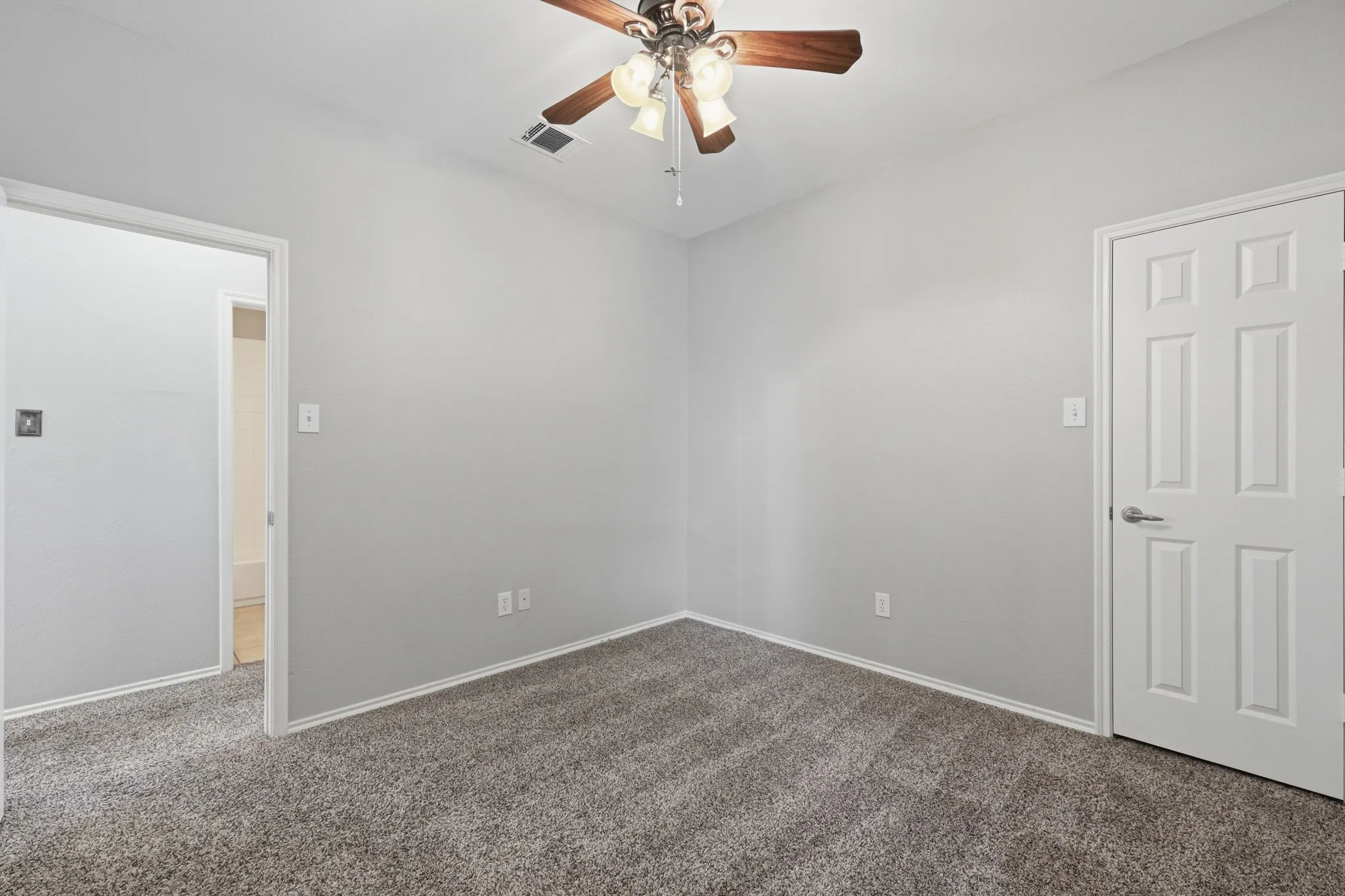 Single Family Residence For Sale in Denton County , 9517 Waterman Drive, Providence Village, Texas 76227, 3 Bedroom, 2 Bathroom, 2 Garage spaces, 1,347 Sqft, built in 2007, mls#21351199, Real Estate Agent in Providence Village, Homes For Sale in Denton county, Homes For Sale in Providence Village, Realtor in Providence Village Texas, Real Estate Brokerage Independent Realty Texas, Luminita Cordes Realtor