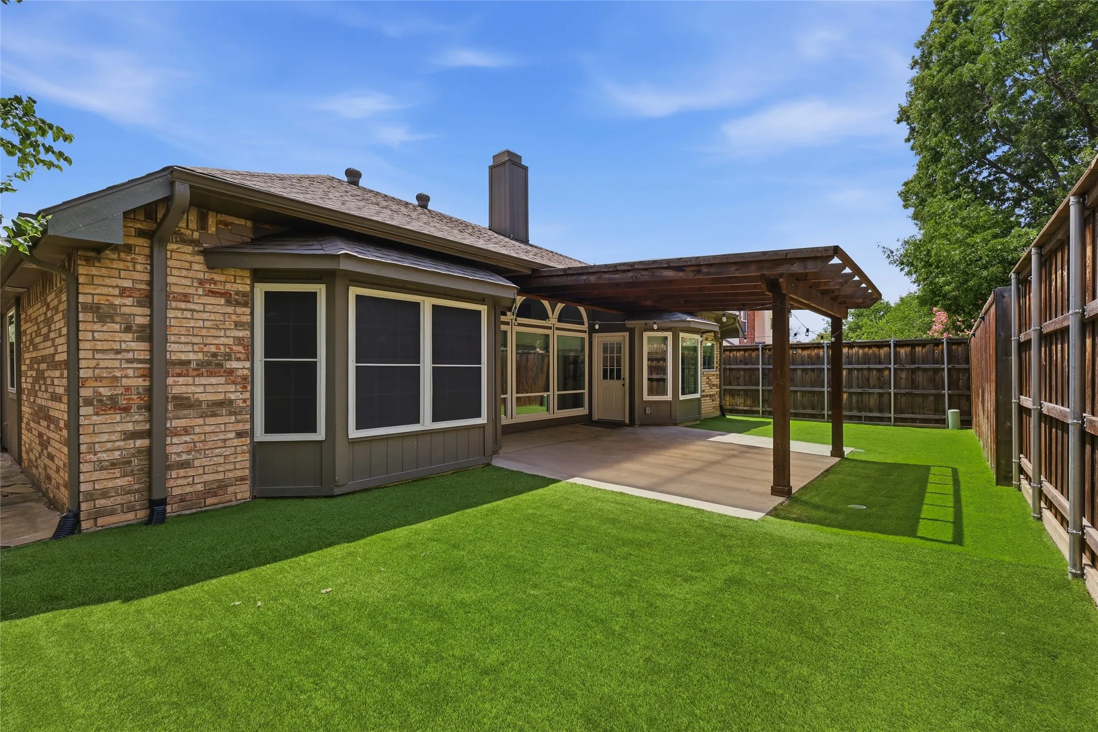 Single Family Residence For Sale in Denton County , 2313 Whitman Lane, Flower Mound, Texas 75028, 4 Bedroom, 2 Bathroom, 2 Garage spaces, 2,320 Sqft, built in 1990, mls#21351019, Real Estate Agent in Flower Mound, Homes For Sale in Denton county, Homes For Sale in Flower Mound, Realtor in Flower Mound Texas, Real Estate Brokerage Independent Realty Texas, Luminita Cordes Realtor